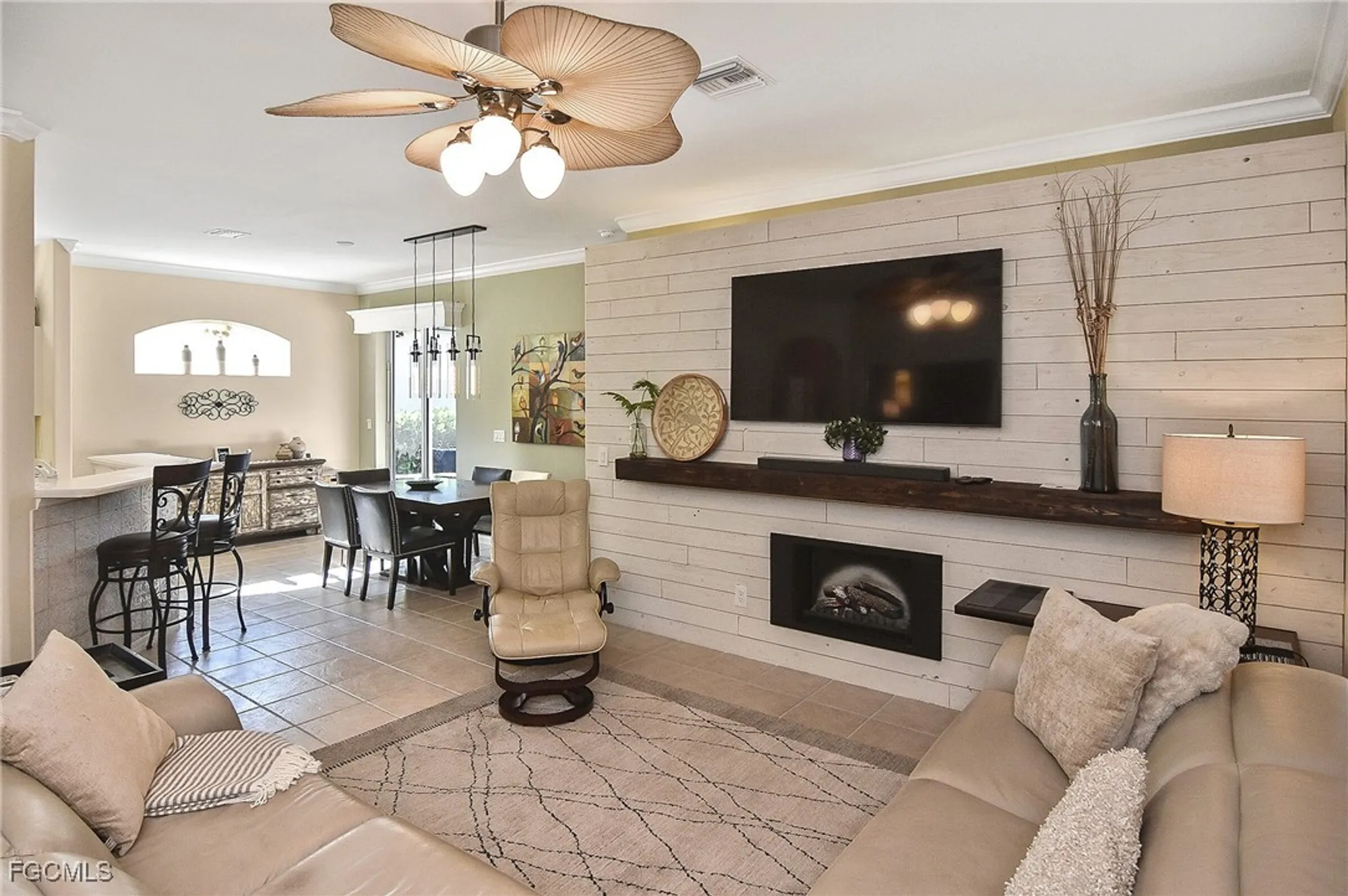 Property Slideshow image 5 of 50 | 8156 woodridge pointe dr, Fort Myers, FL, 33912