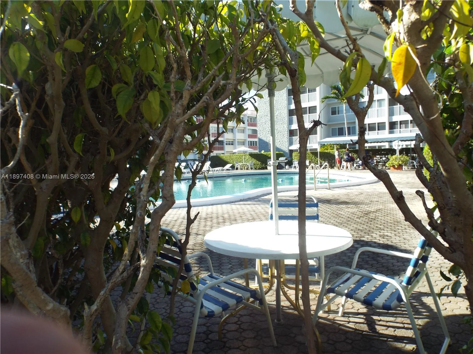 Property Slideshow image 3 of 6 | 410 se 2nd st 102, Hallandale Beach, FL, 33009