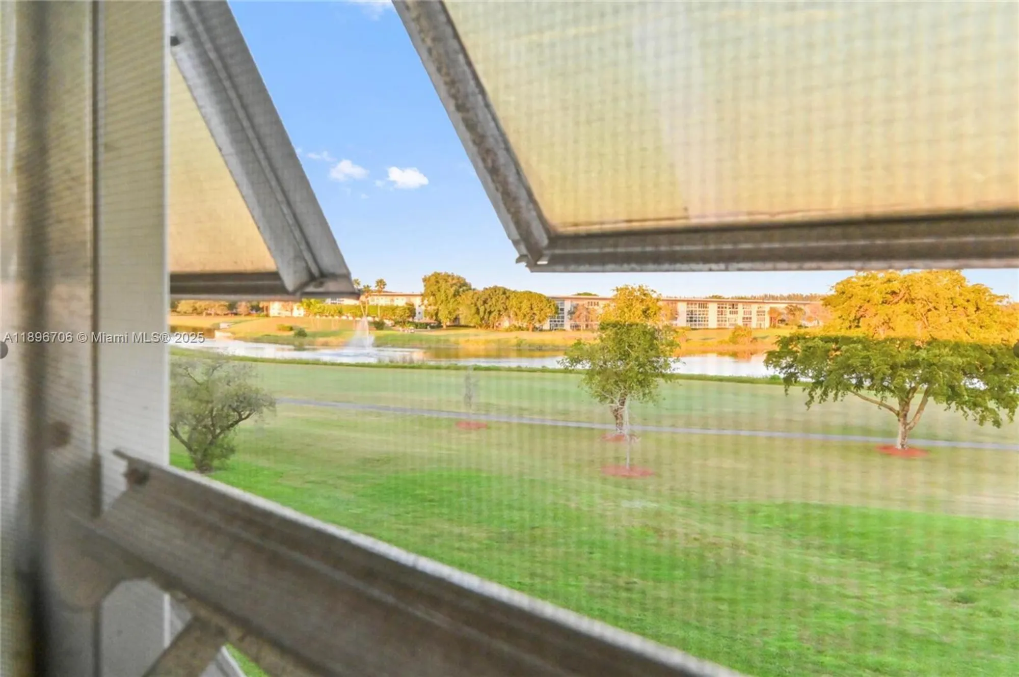 Property Slideshow image 14 of 20 | 2802 victoria way k4, Coconut Creek, FL, 33066