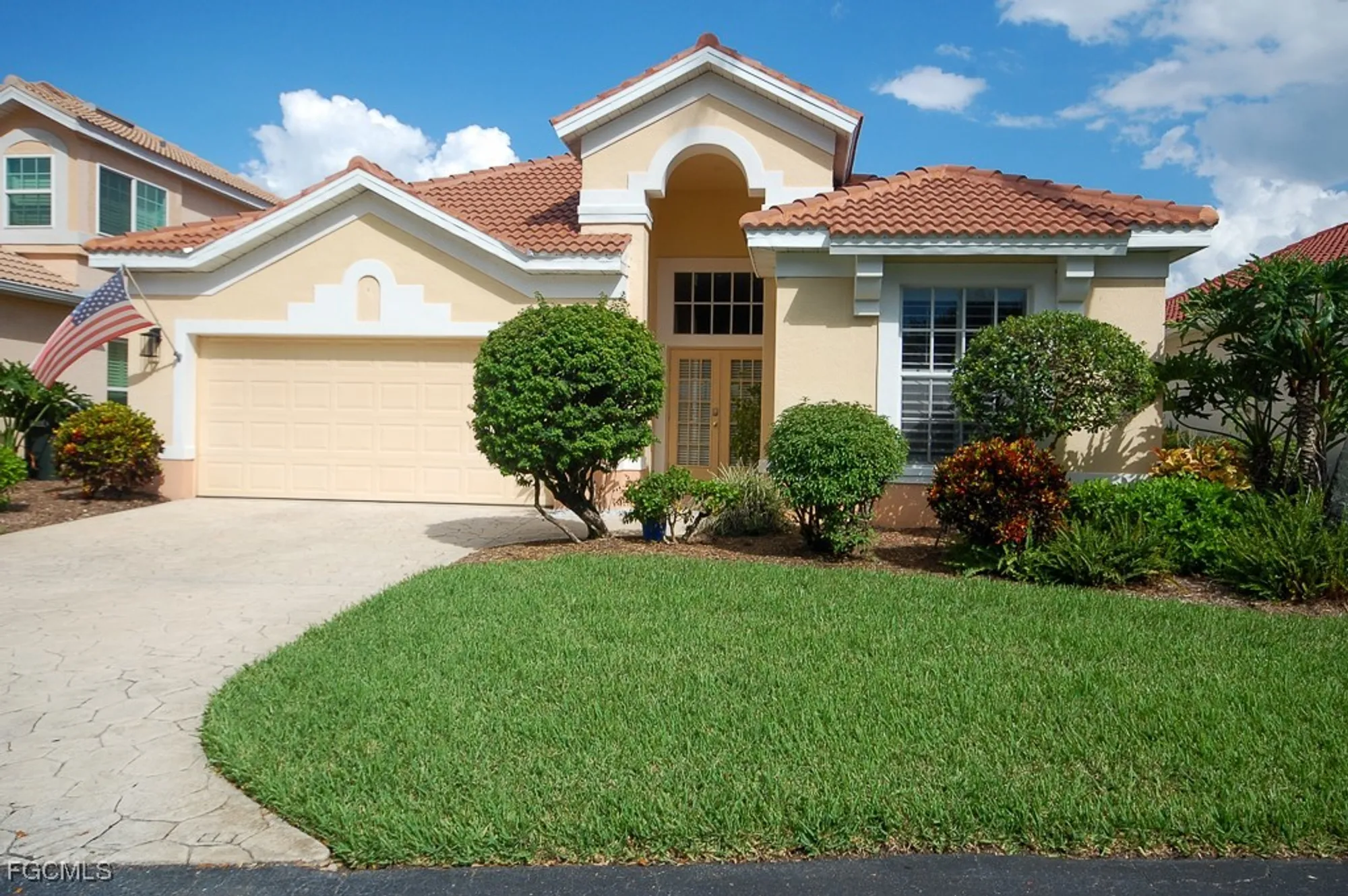 Property Slideshow image 1 of 39 | 14862 crescent cove dr, Fort Myers, FL, 33908