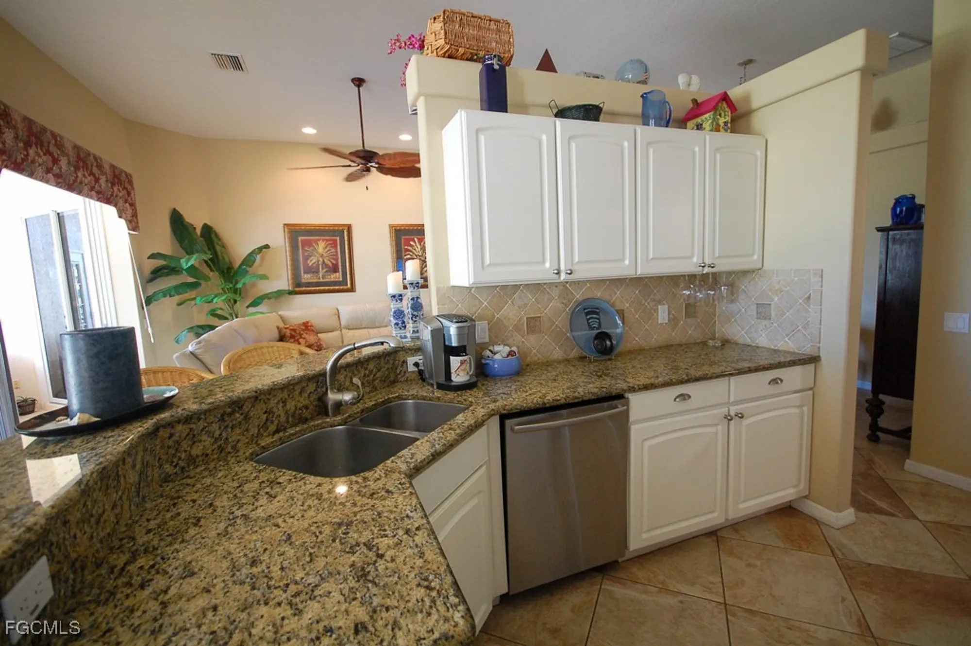 Property Slideshow image 11 of 39 | 14862 crescent cove dr, Fort Myers, FL, 33908