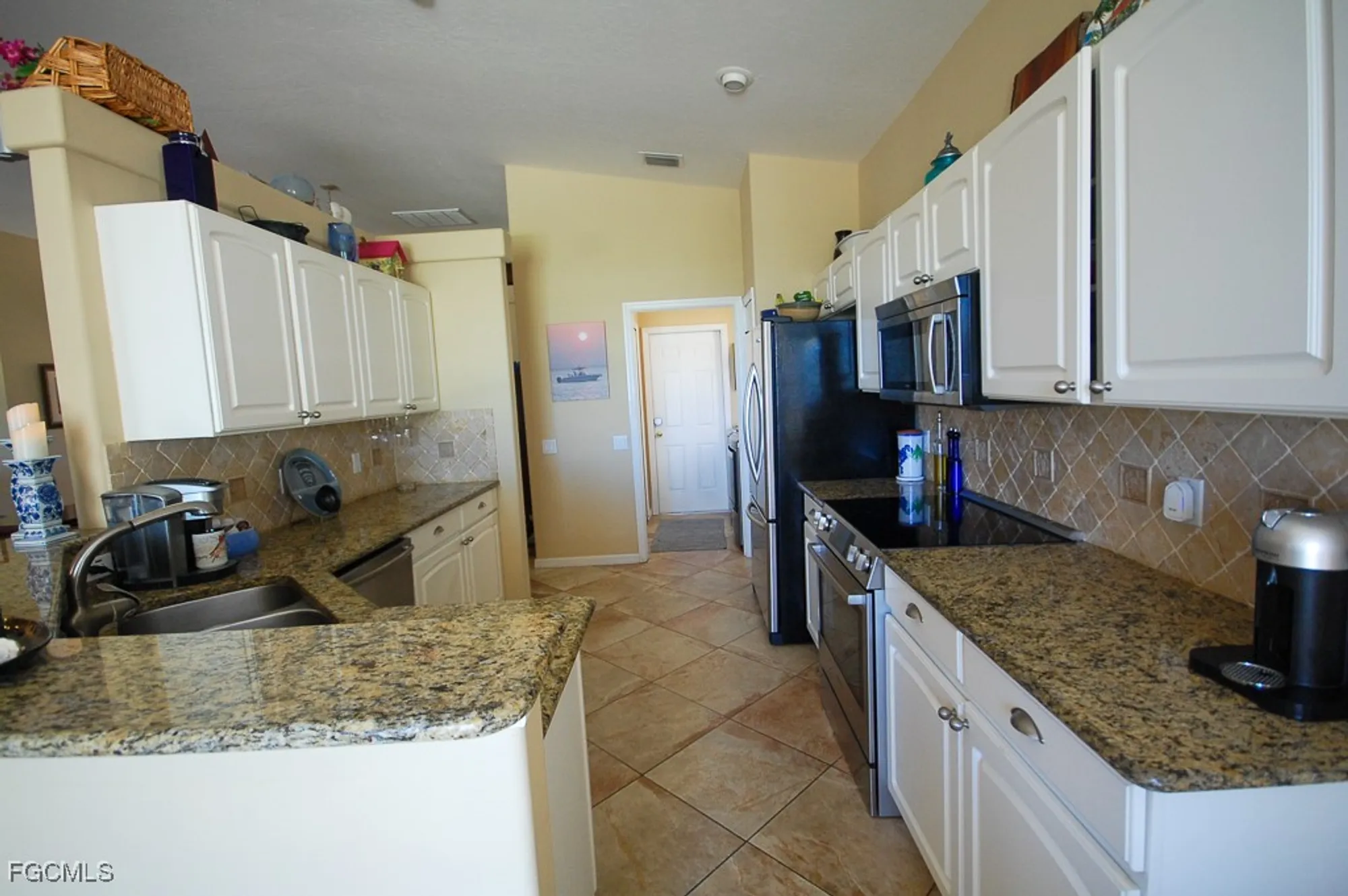 Property Slideshow image 13 of 39 | 14862 crescent cove dr, Fort Myers, FL, 33908