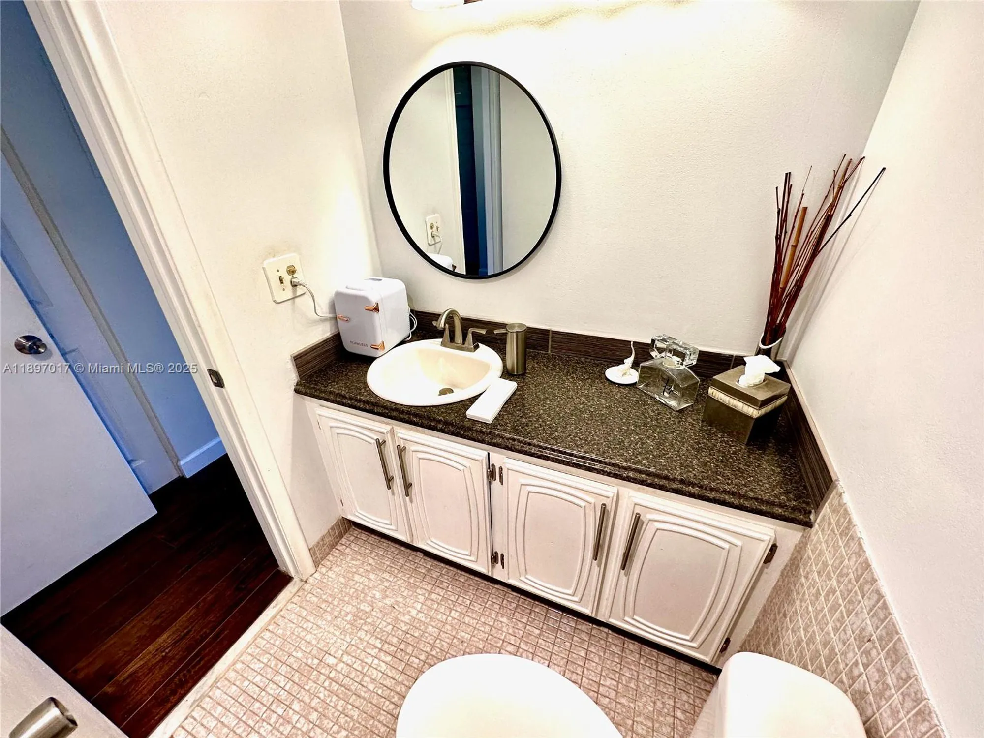 Property Slideshow image 14 of 29 | 35 colonial club dr apt 203, Boynton Beach, FL, 33435