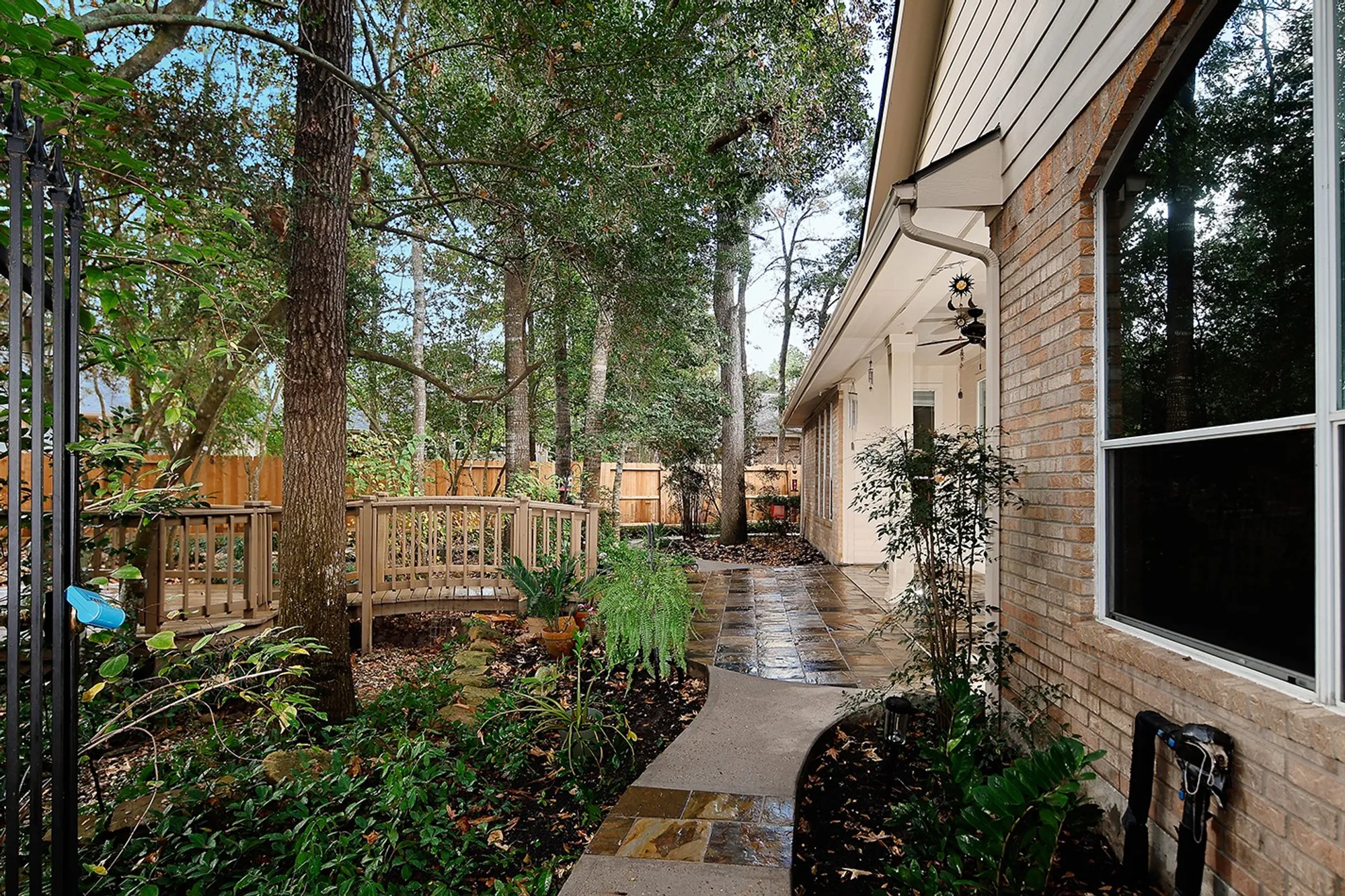 Property Slideshow image 25 of 38 | 47 wilmington way, The Woodlands, TX, 77384