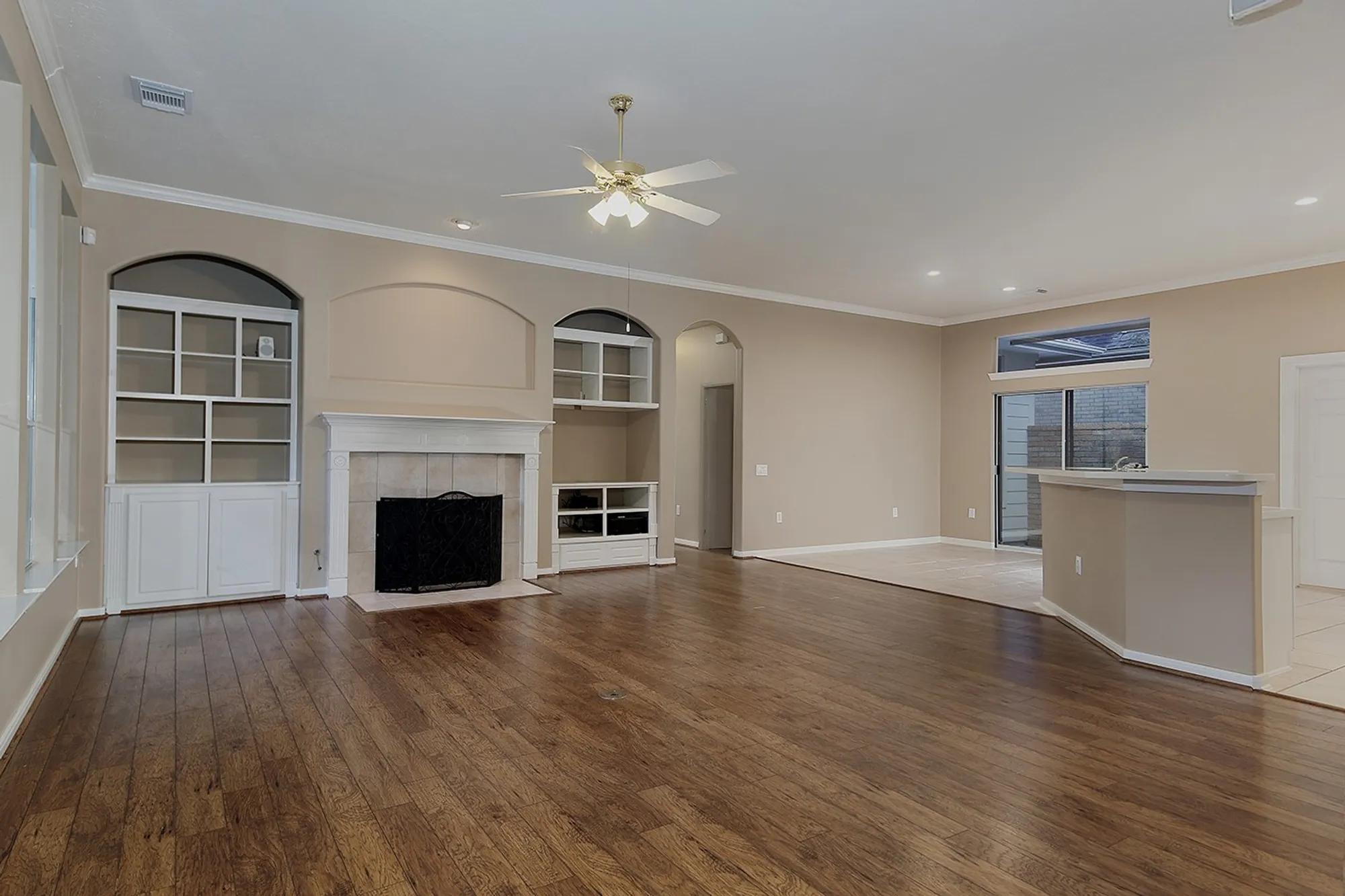 Property Slideshow image 4 of 38 | 47 wilmington way, The Woodlands, TX, 77384
