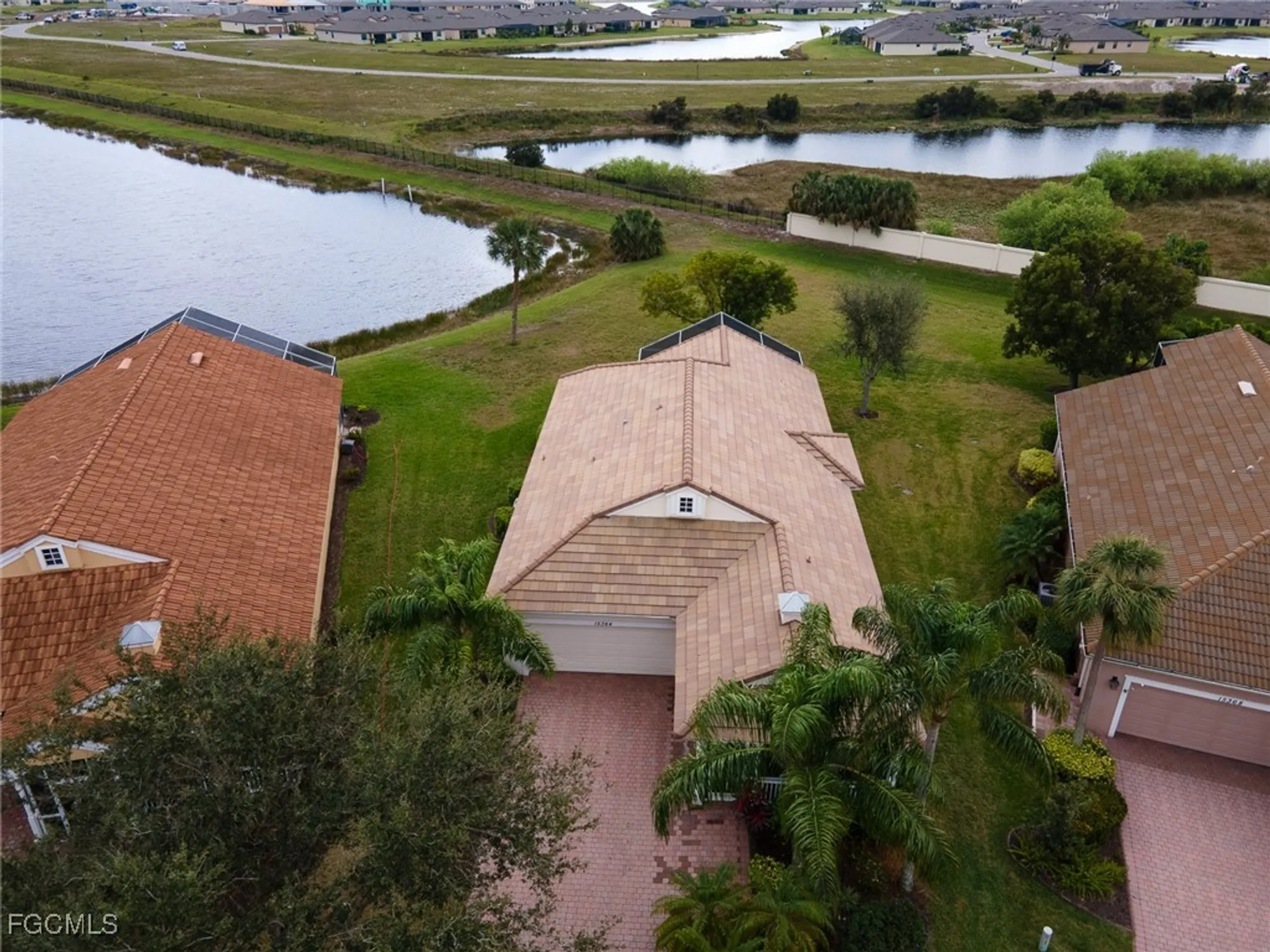 Property Slideshow image 22 of 39 | 15364 yellow wood dr, Alva, FL, 33920