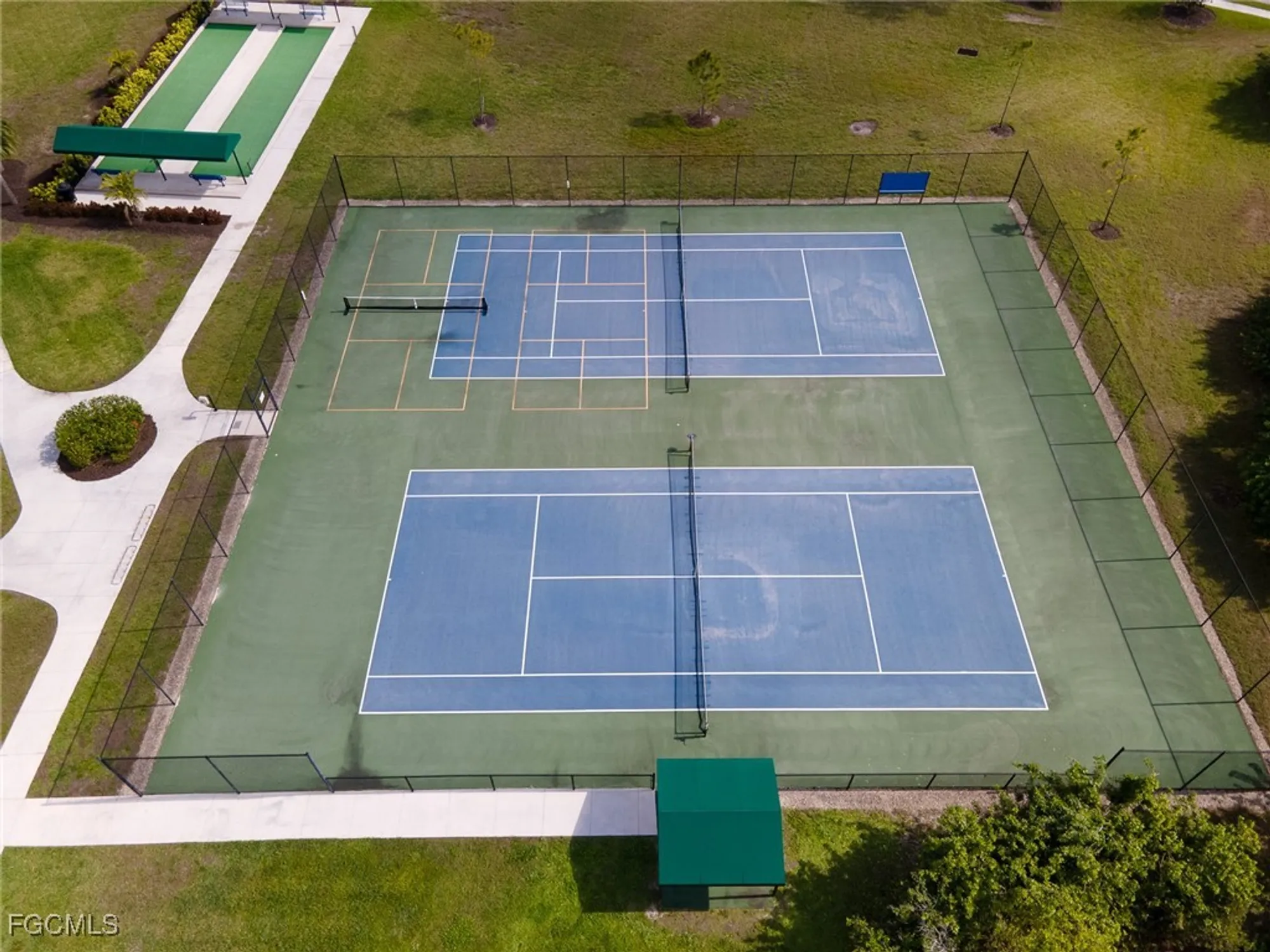 Property Slideshow image 38 of 39 | 15364 yellow wood dr, Alva, FL, 33920