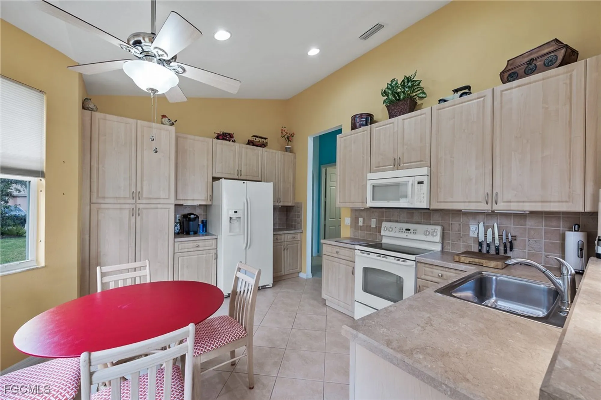 Property Slideshow image 6 of 39 | 15364 yellow wood dr, Alva, FL, 33920