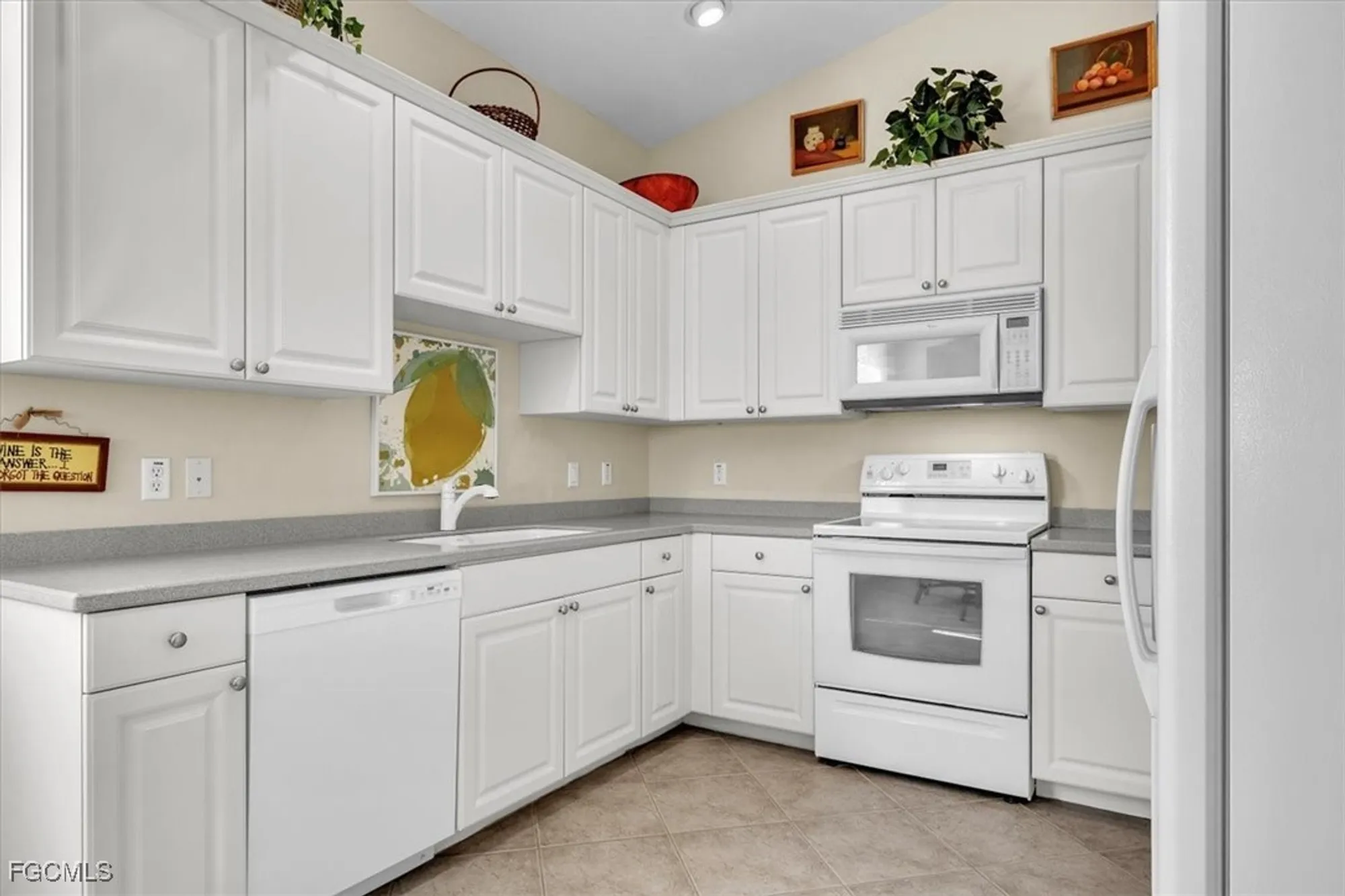 Property Slideshow image 15 of 48 | 3080 meandering way 202, Fort Myers, FL, 33905