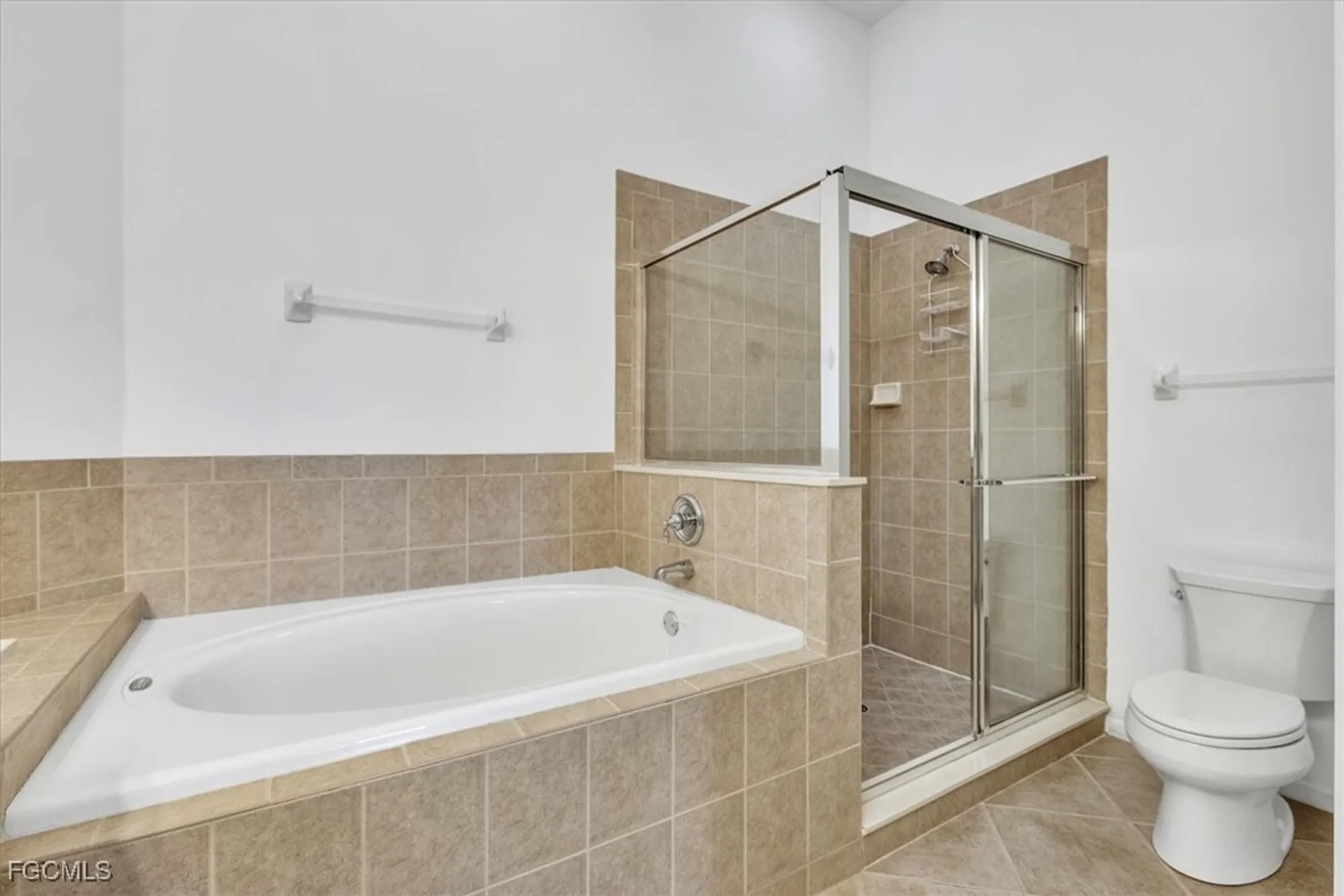 Property Slideshow image 27 of 48 | 3080 meandering way 202, Fort Myers, FL, 33905