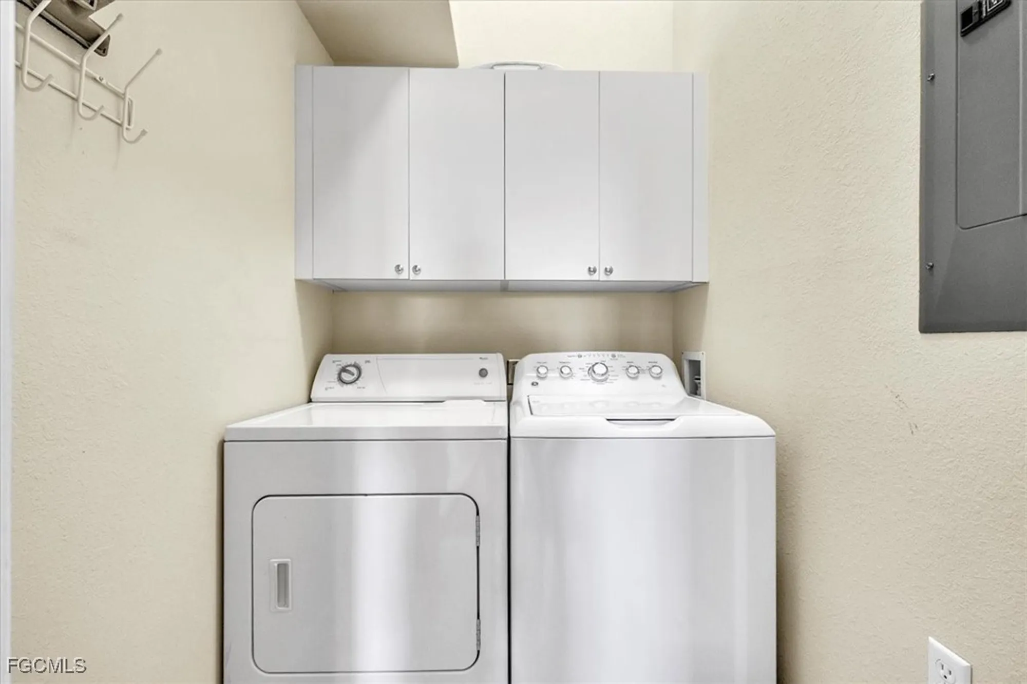 Property Slideshow image 36 of 48 | 3080 meandering way 202, Fort Myers, FL, 33905