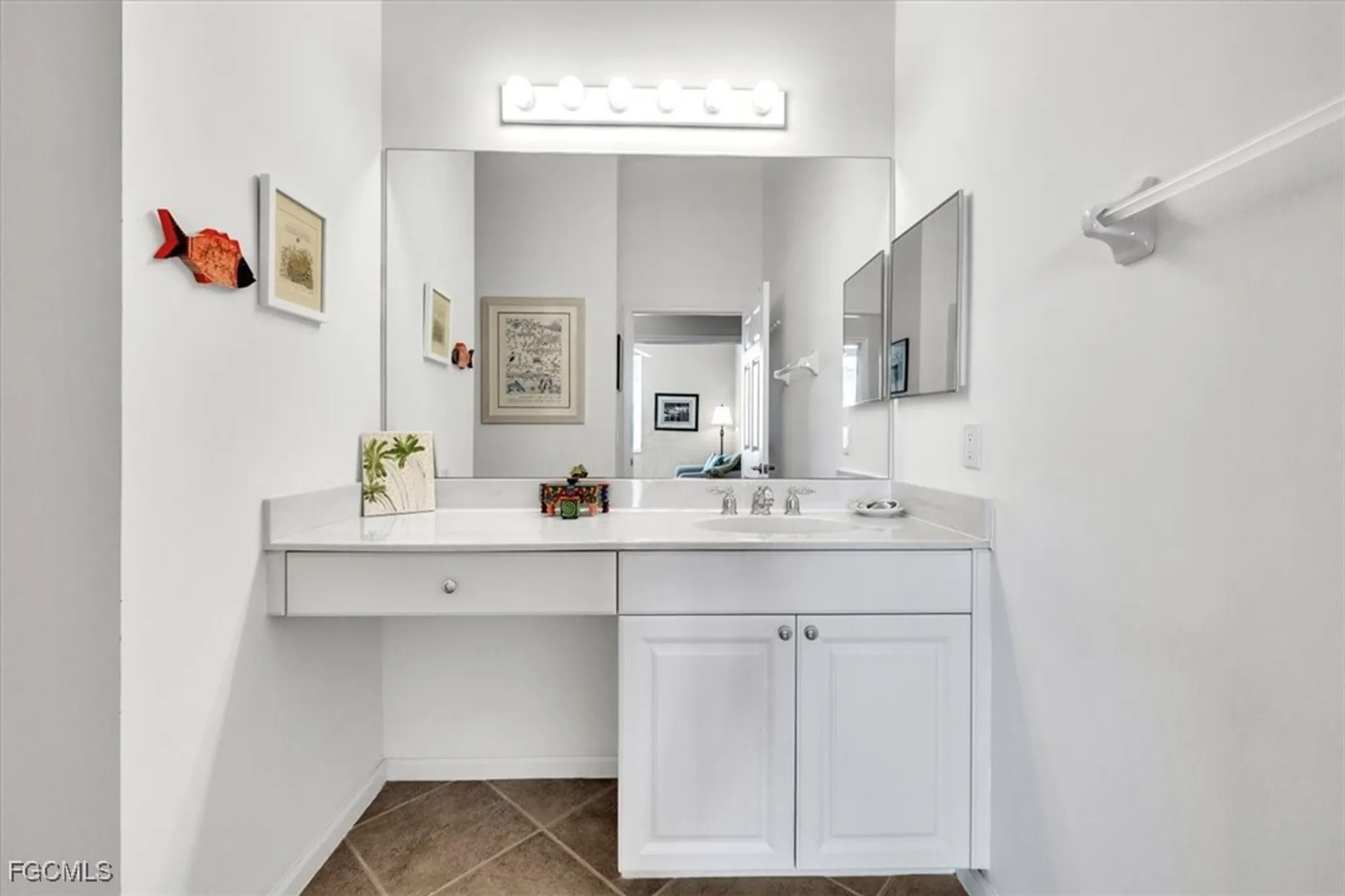 Property Slideshow image 32 of 48 | 3080 meandering way 202, Fort Myers, FL, 33905