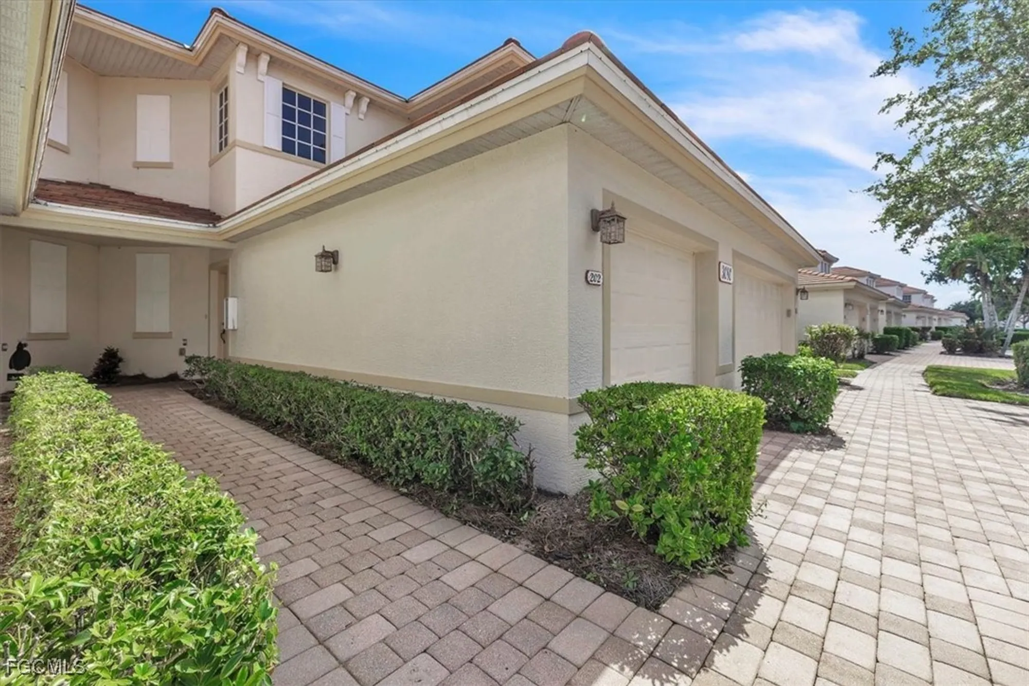Property Slideshow image 4 of 48 | 3080 meandering way 202, Fort Myers, FL, 33905