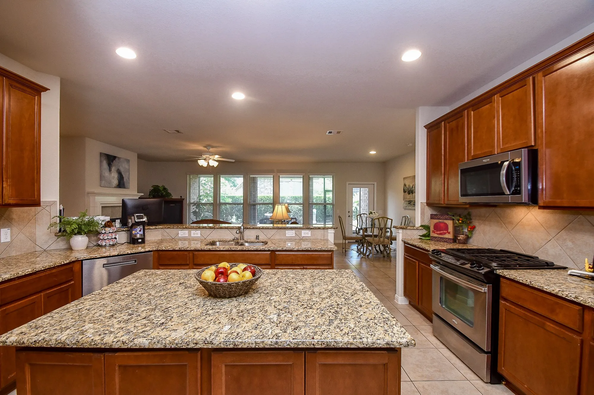 Property Slideshow image 18 of 50 | 1022 majestic oak, Richmond, TX, 77469