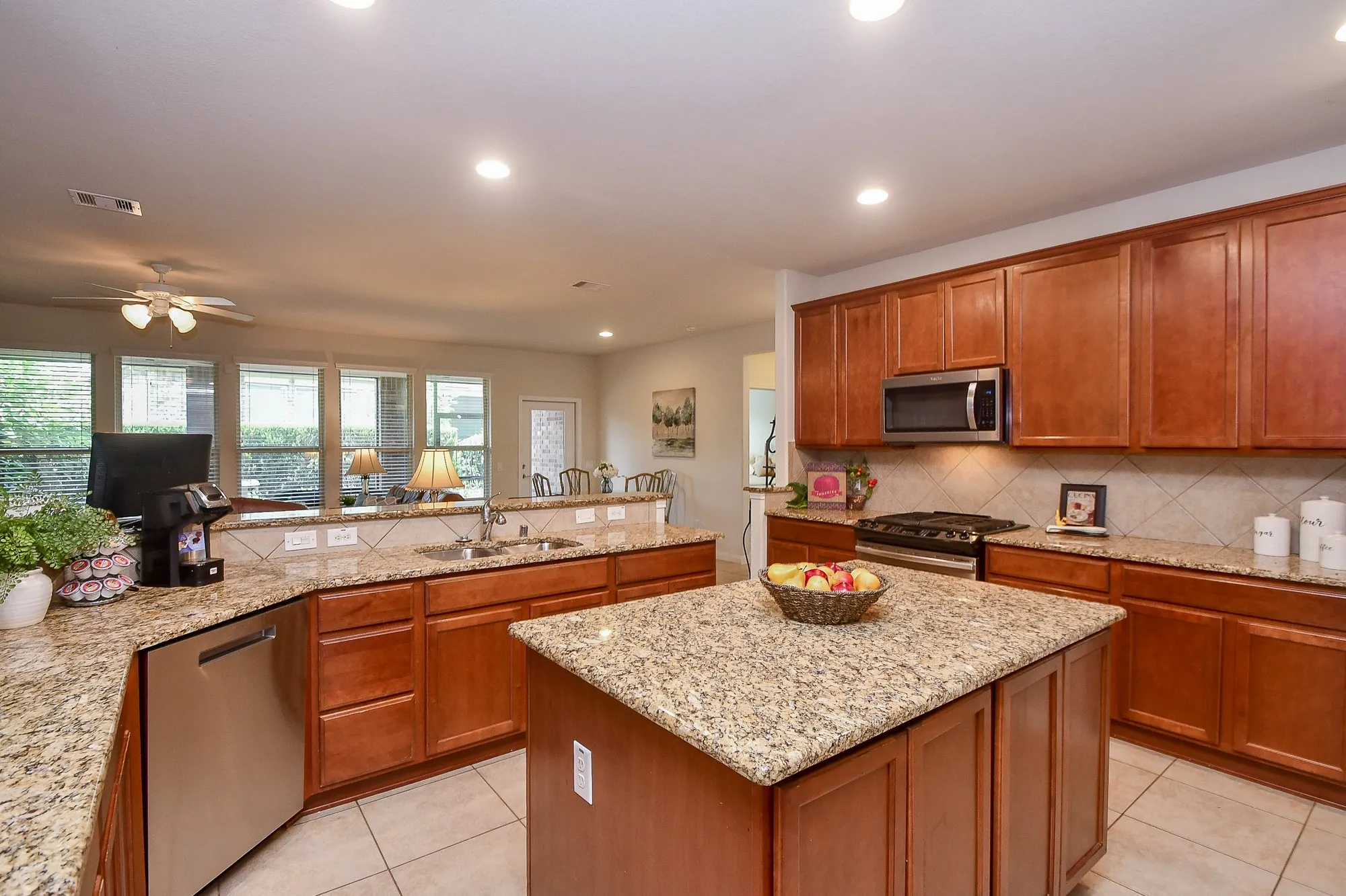 Property Slideshow image 13 of 50 | 1022 majestic oak, Richmond, TX, 77469