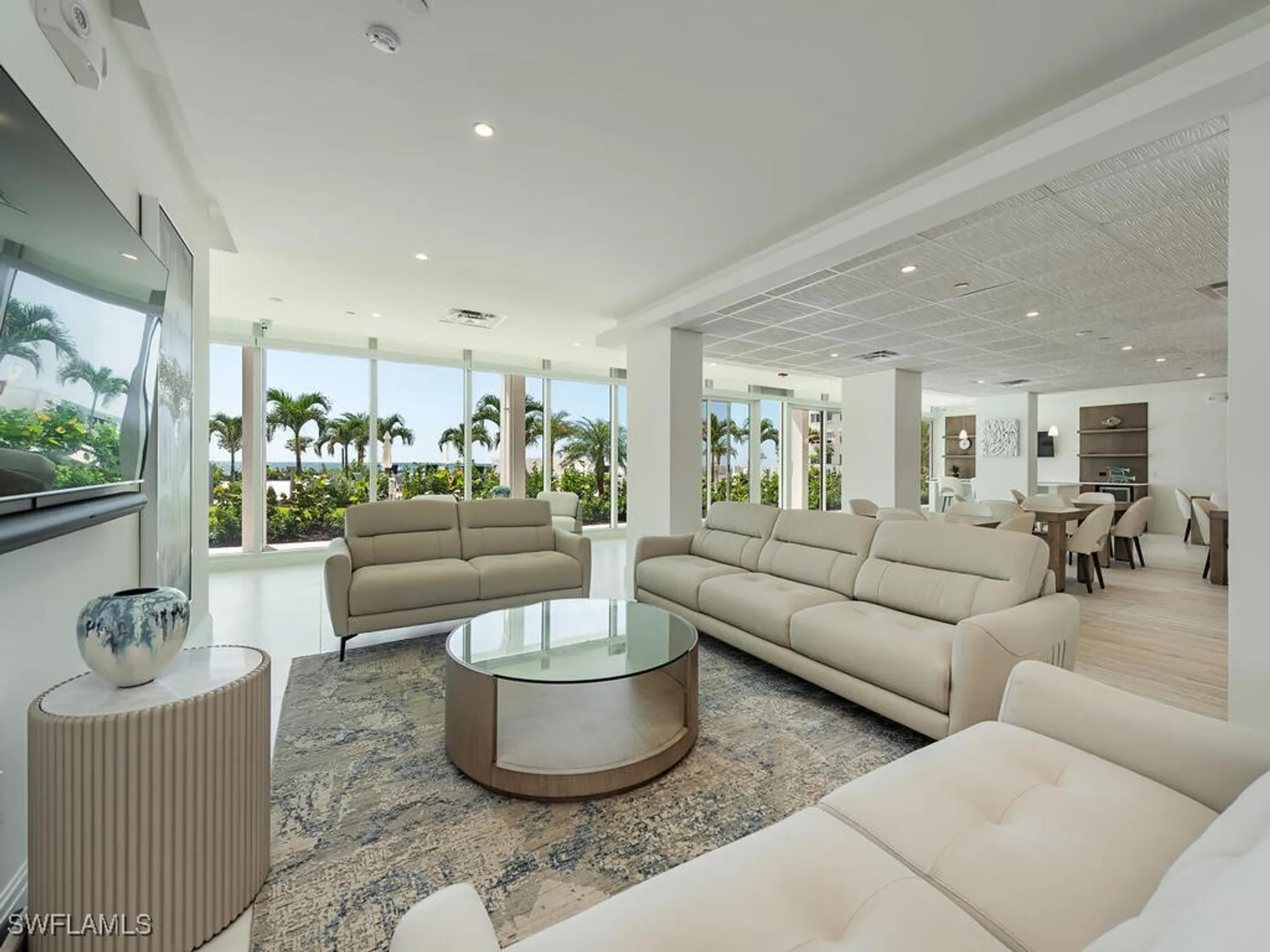 Property Slideshow image 11 of 16 | 3443 gulf shore blvd 309, Naples, FL, 34103