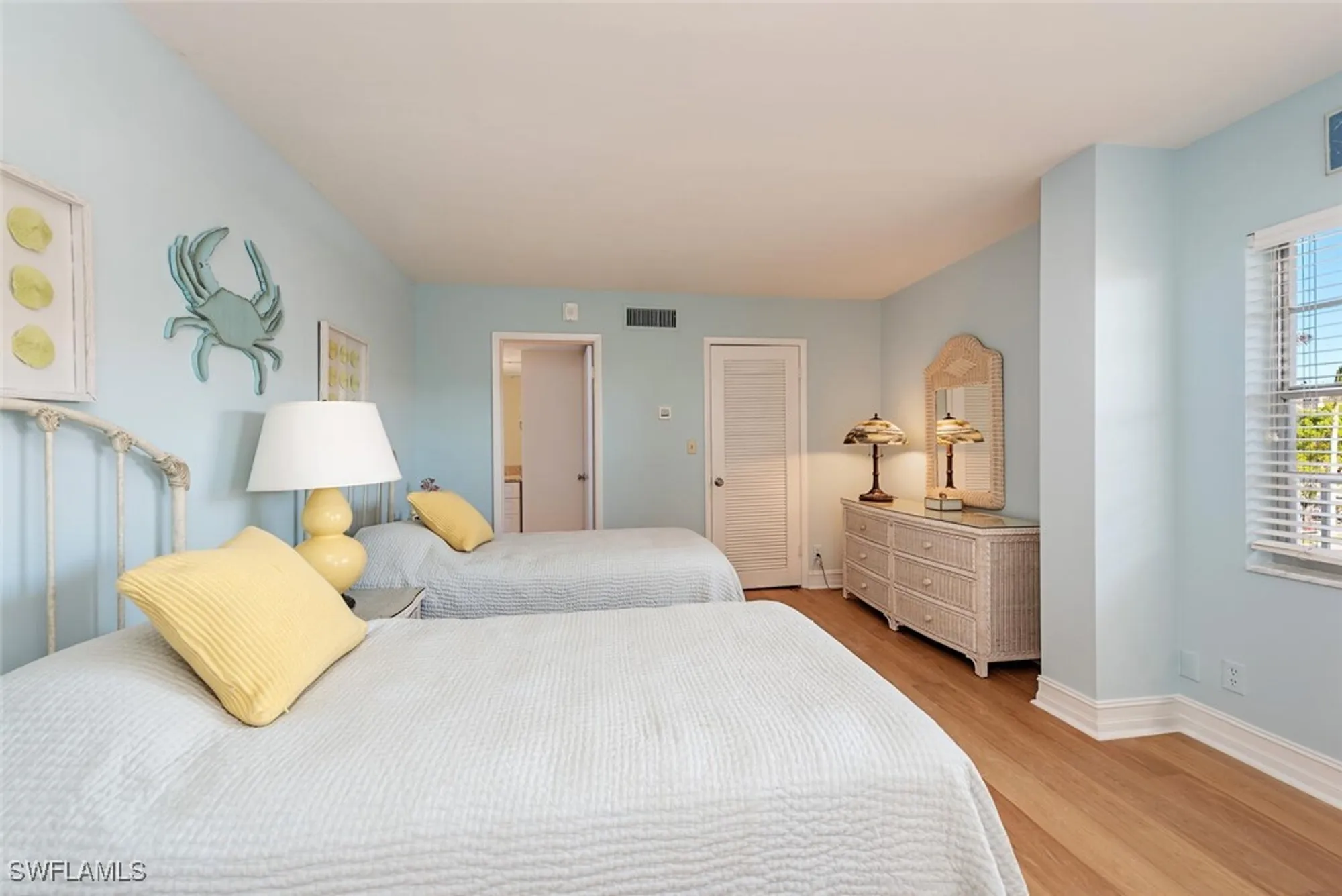 Property Slideshow image 7 of 16 | 3443 gulf shore blvd 309, Naples, FL, 34103