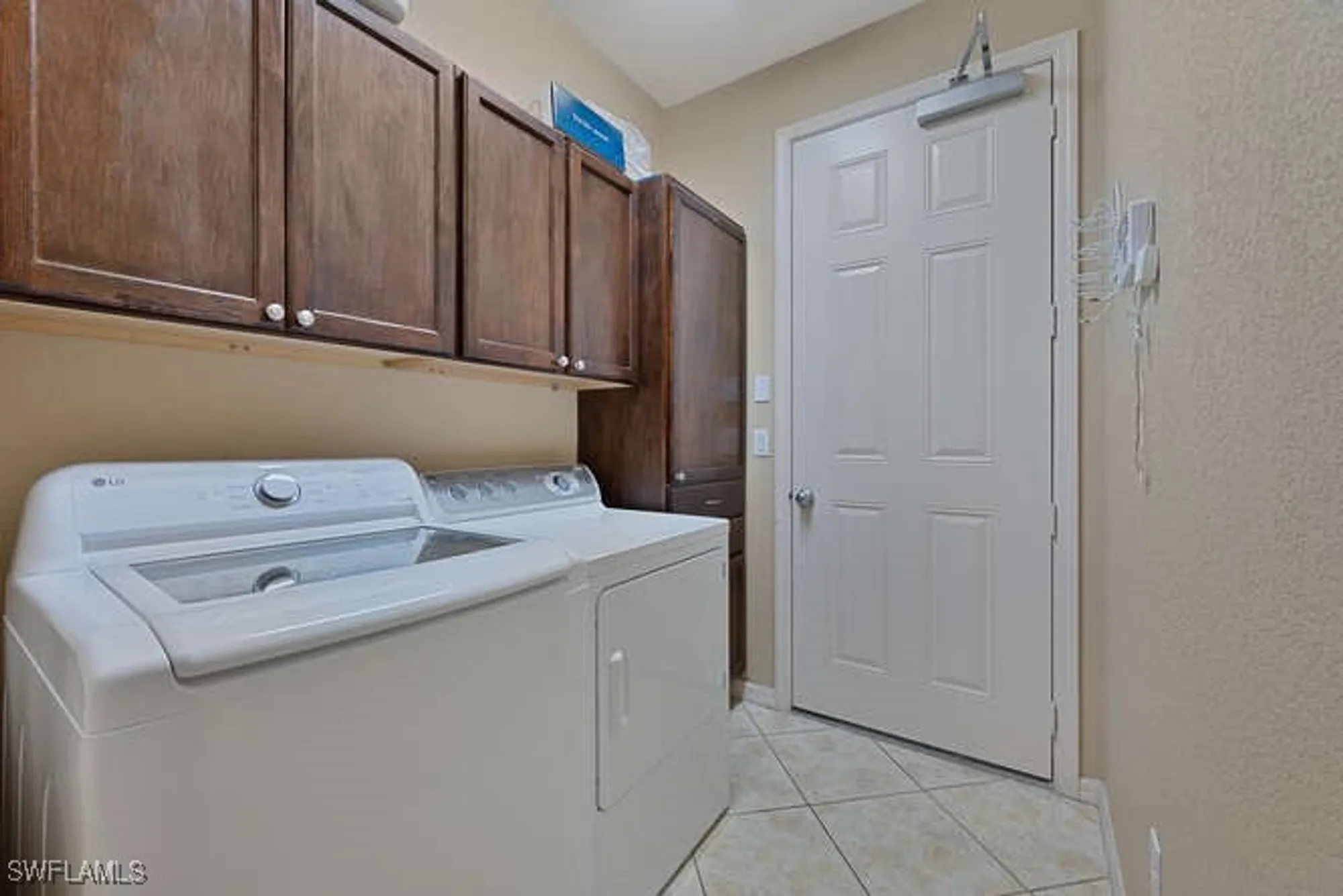 Property Slideshow image 13 of 15 | 8945 malibu st 204, Naples, FL, 34113