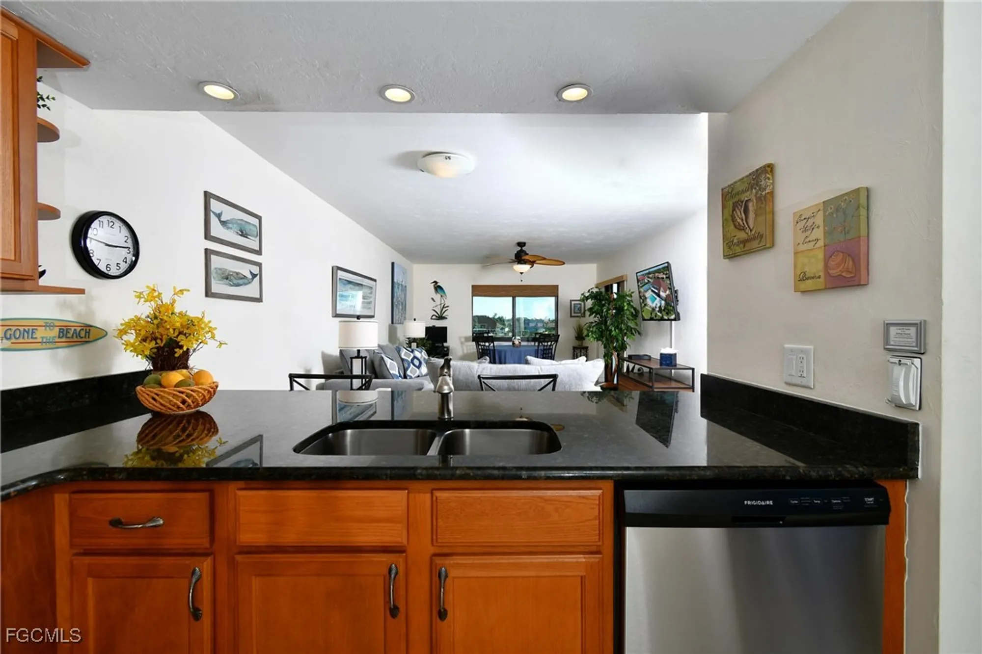 Property Slideshow image 10 of 44 | 11110 caravel cir apt 306, Fort Myers, FL, 33908