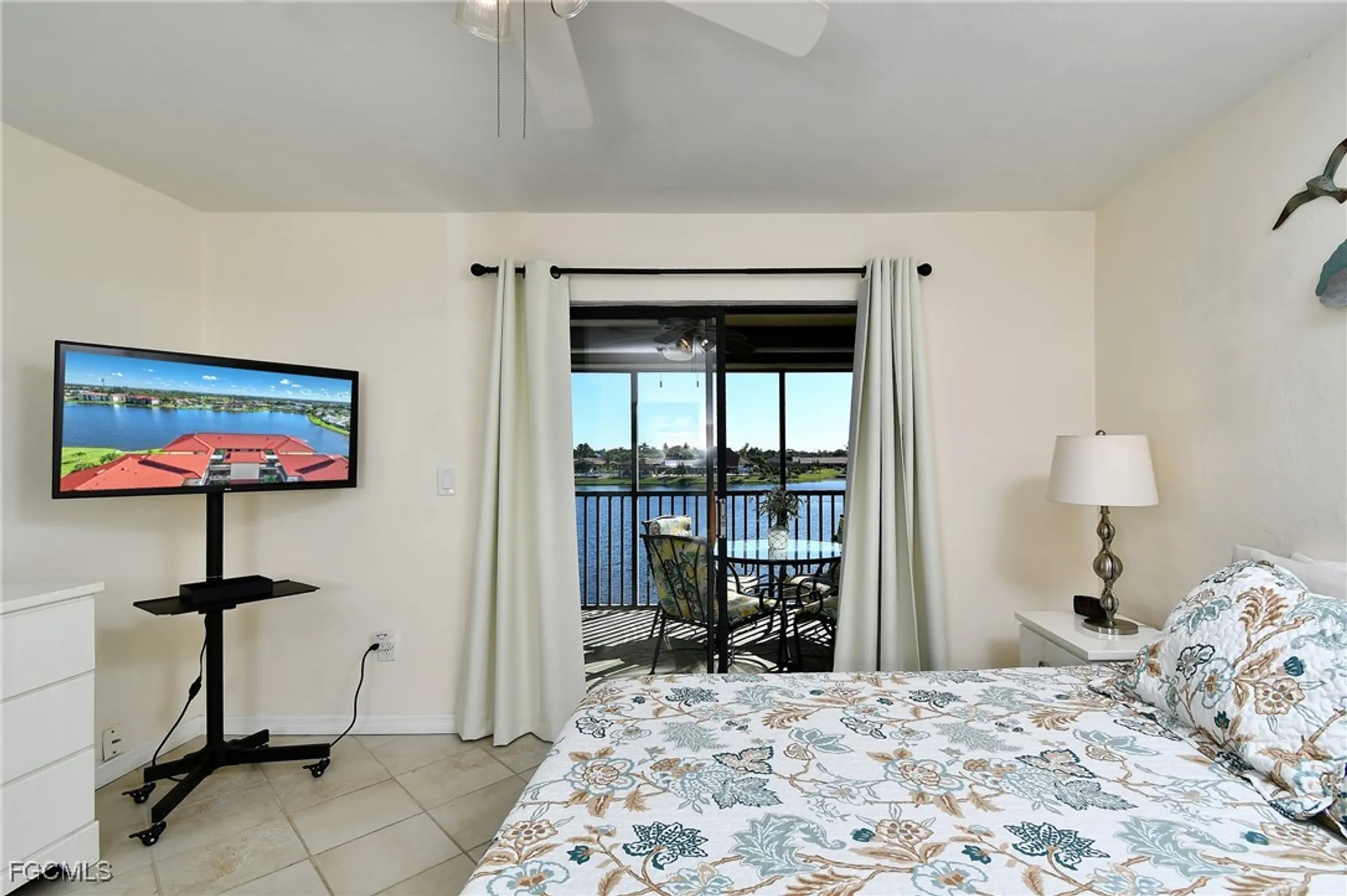 Property Slideshow image 13 of 44 | 11110 caravel cir apt 306, Fort Myers, FL, 33908