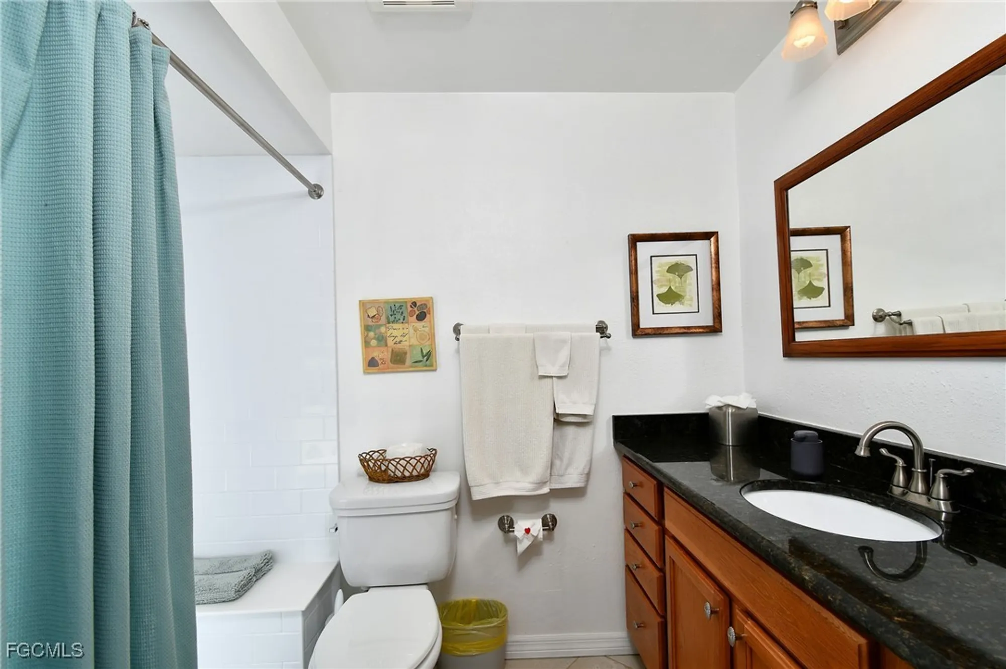 Property Slideshow image 20 of 44 | 11110 caravel cir apt 306, Fort Myers, FL, 33908