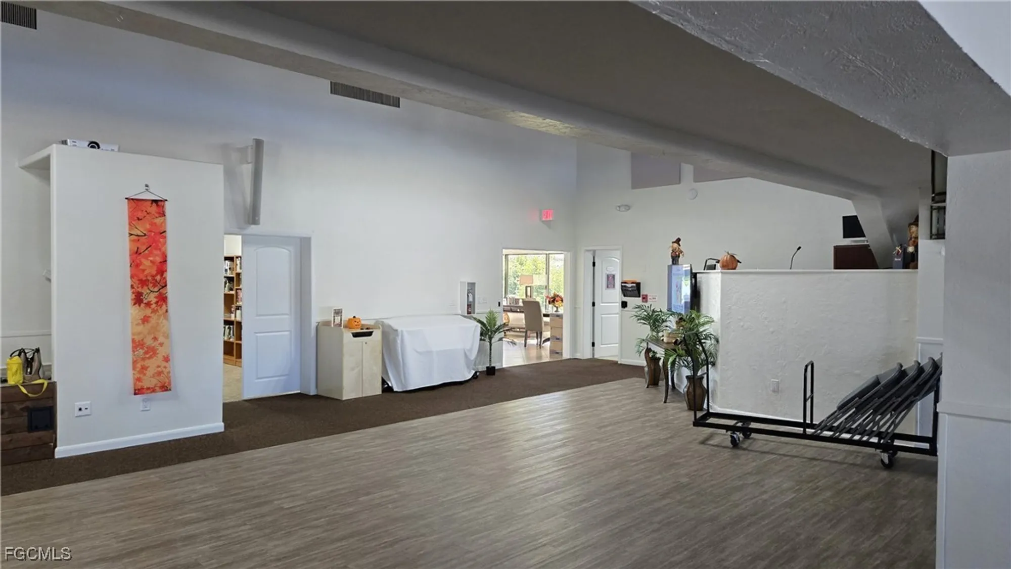 Property Slideshow image 34 of 44 | 11110 caravel cir apt 306, Fort Myers, FL, 33908