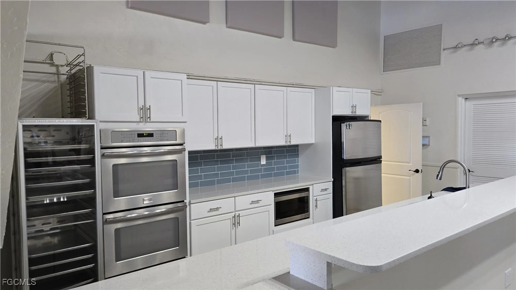 Property Slideshow image 35 of 44 | 11110 caravel cir apt 306, Fort Myers, FL, 33908