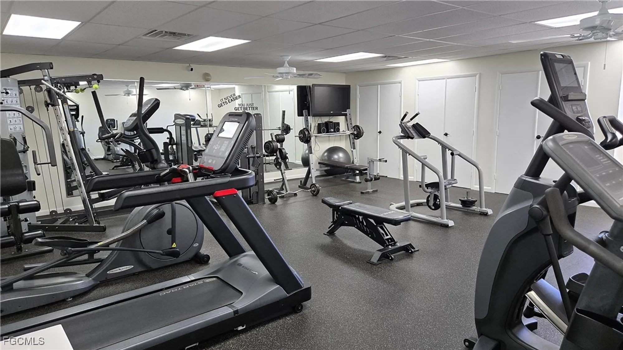 Property Slideshow image 36 of 44 | 11110 caravel cir apt 306, Fort Myers, FL, 33908