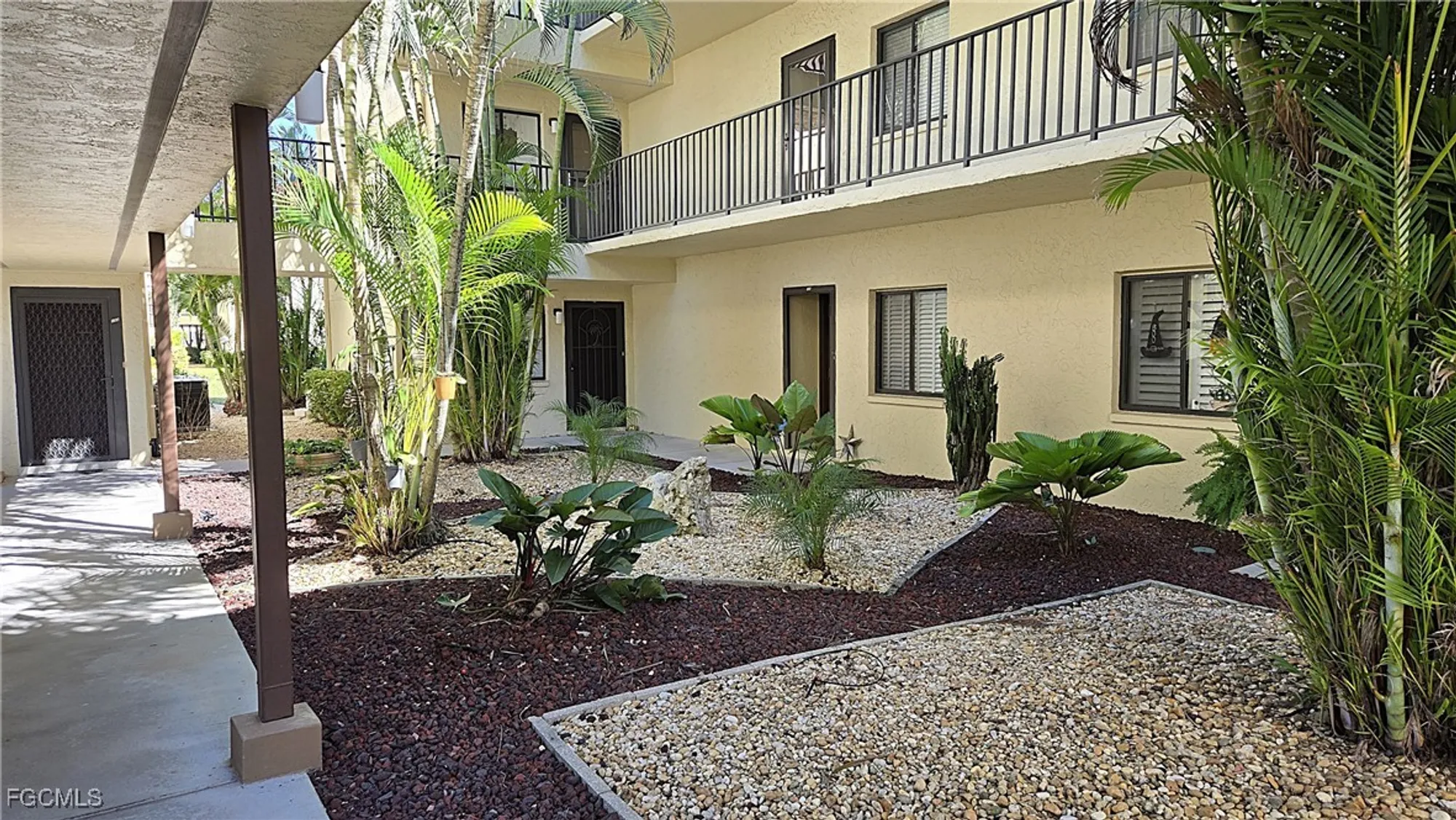 Property Slideshow image 39 of 44 | 11110 caravel cir apt 306, Fort Myers, FL, 33908