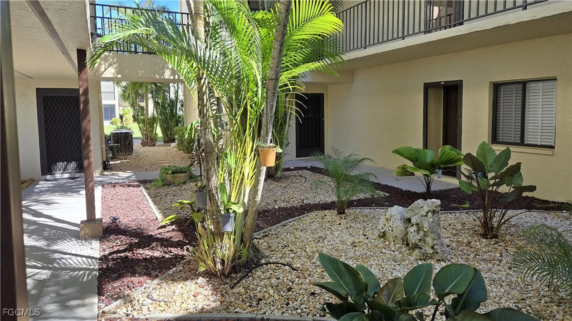 Property Slideshow image 6 of 44 | 11110 caravel cir apt 306, Fort Myers, FL, 33908