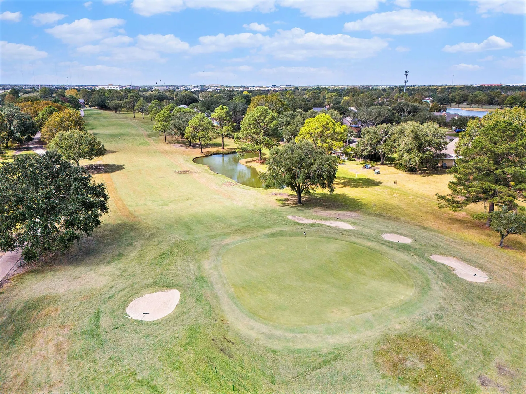 Property Slideshow image 19 of 22 | 930 peach blossom dr, Pearland, TX, 77584