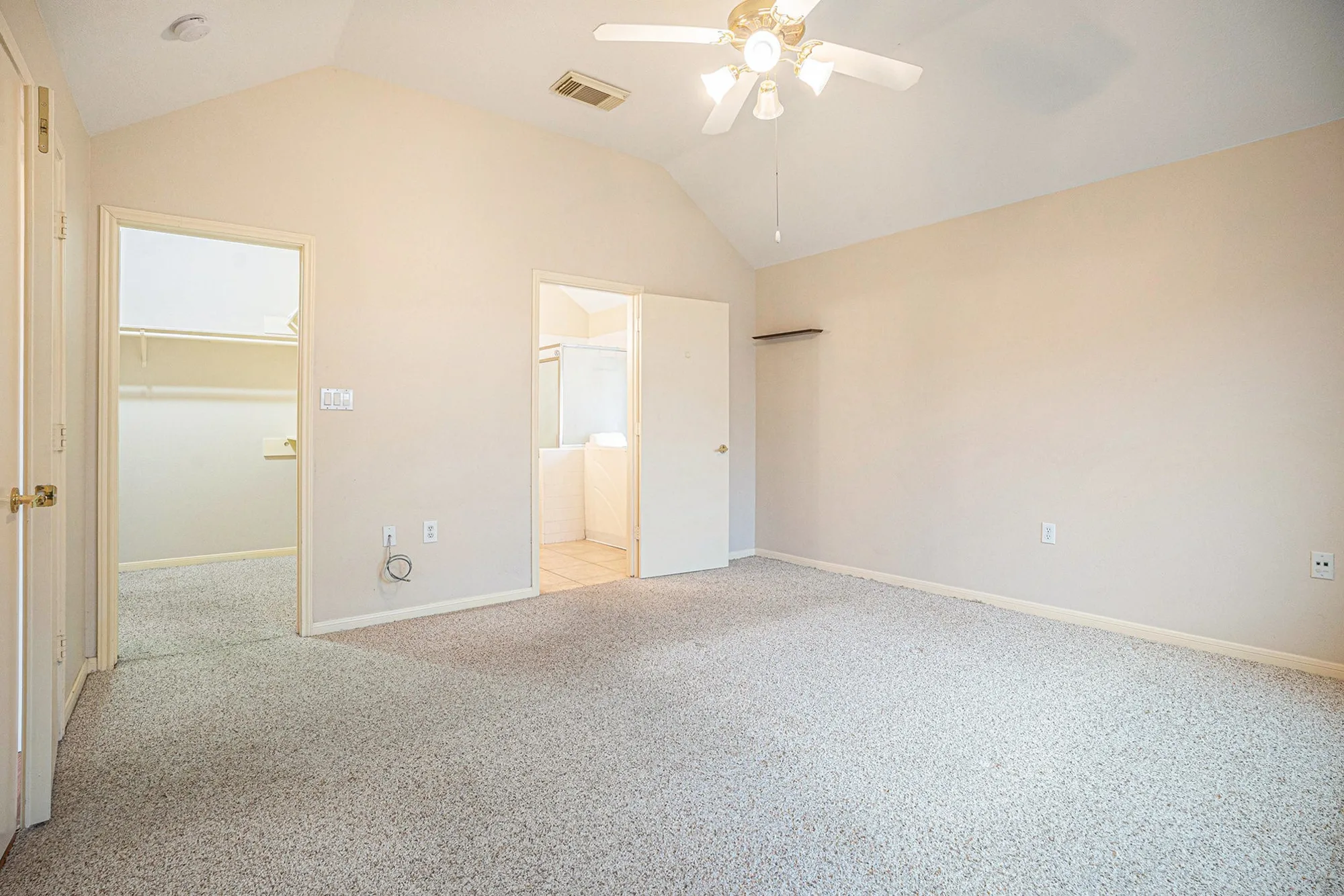 Property Slideshow image 9 of 22 | 930 peach blossom dr, Pearland, TX, 77584