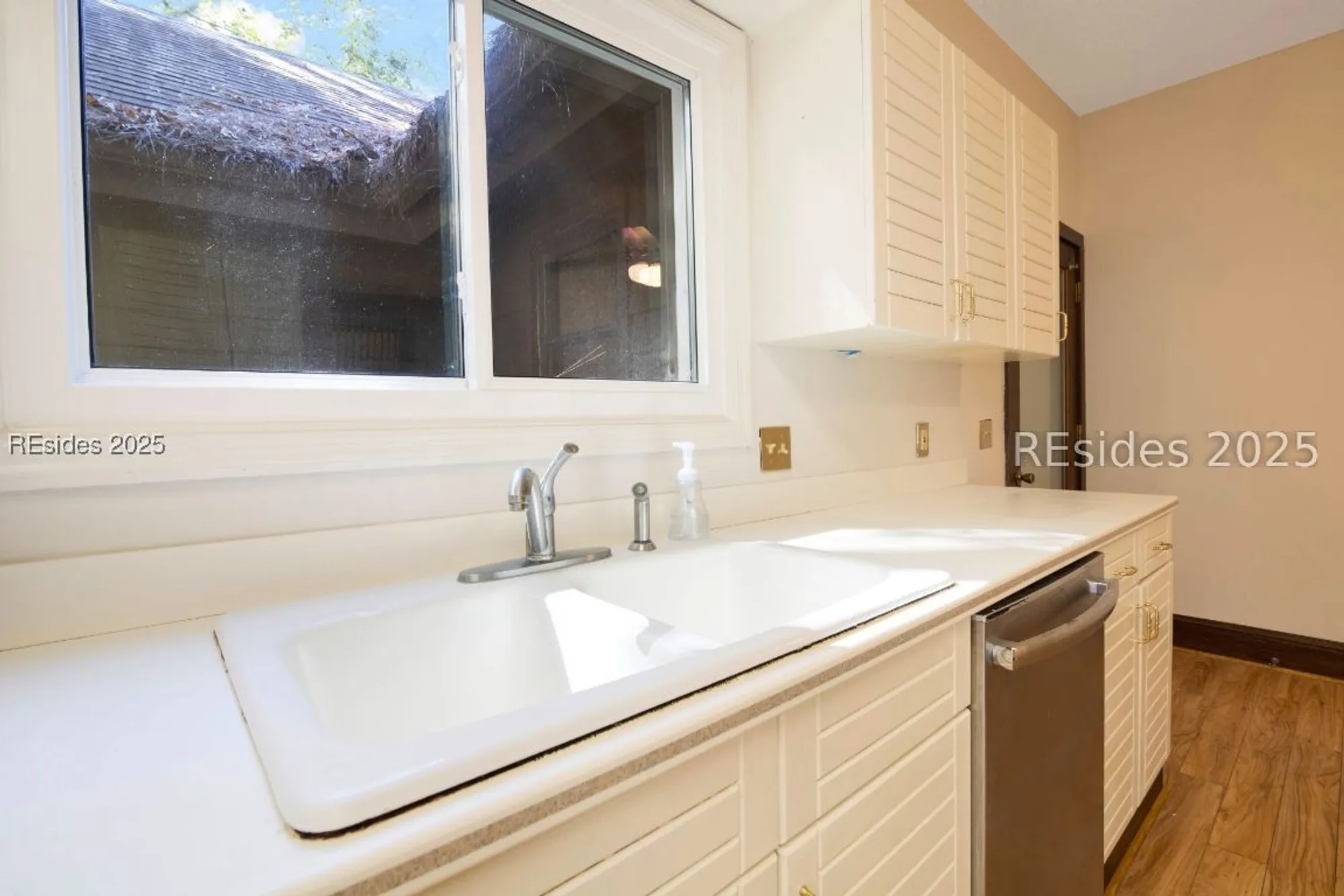 Property Slideshow image 9 of 75 | 1 royal james dr, Hilton Head Island, SC, 29926