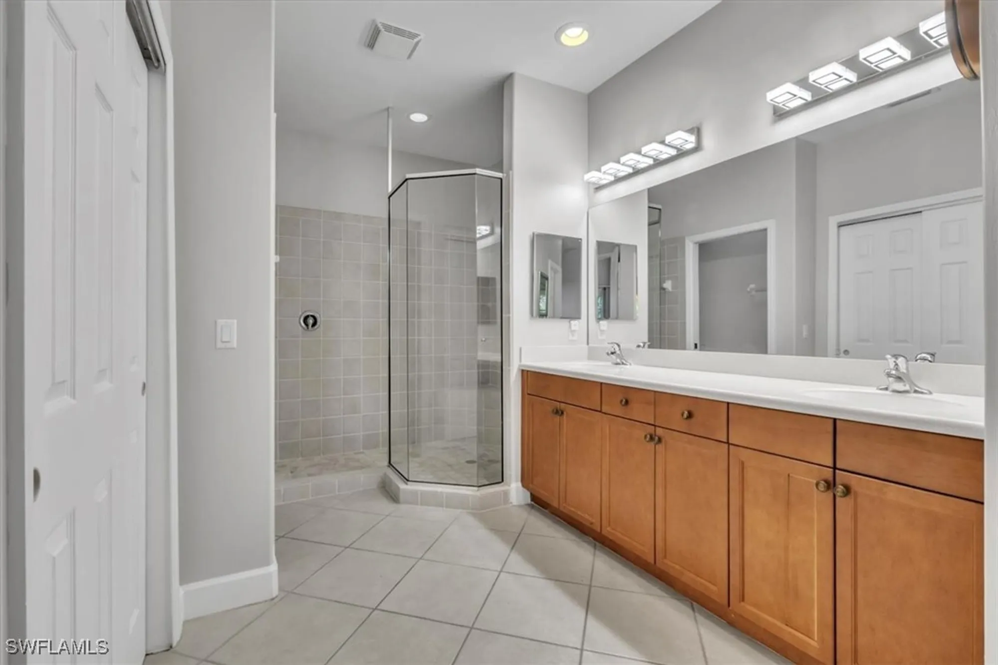 Property Slideshow image 22 of 50 | 9276 aviano dr 202, Fort Myers, FL, 33913