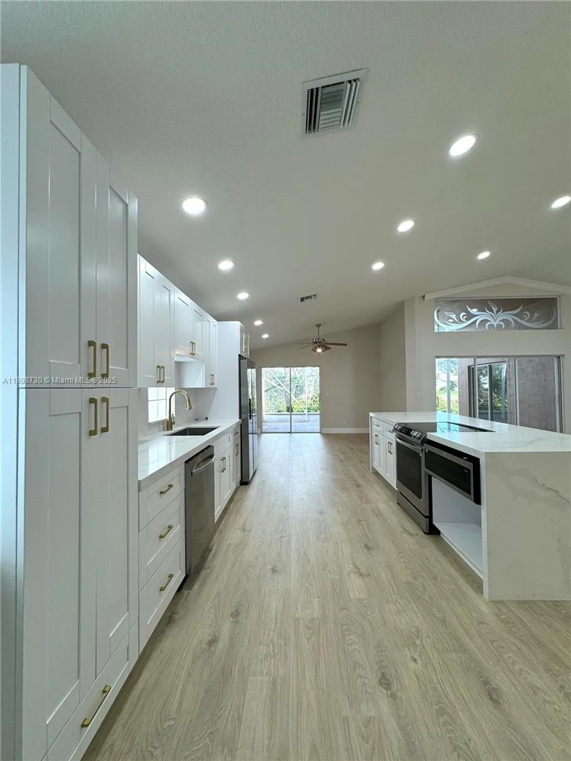 Property Slideshow image 11 of 18 | 7633 trapani ln, Boynton Beach, FL, 33472