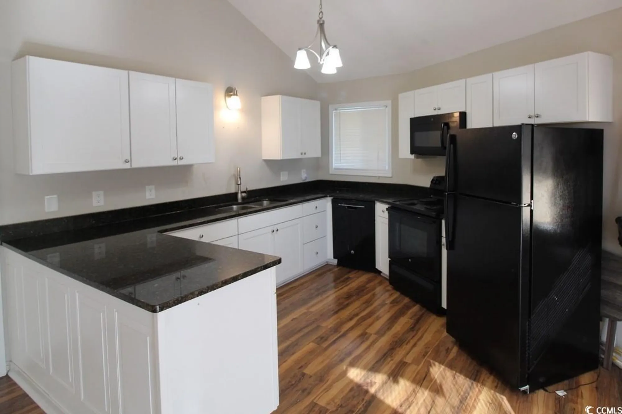 Property Slideshow image 5 of 31 | 512 tree top ln, Myrtle Beach, SC, 29588