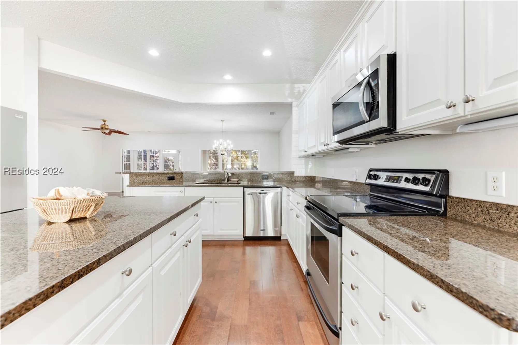 Property Slideshow image 1 of 36 | 184 hampton cir, Bluffton, SC, 29909