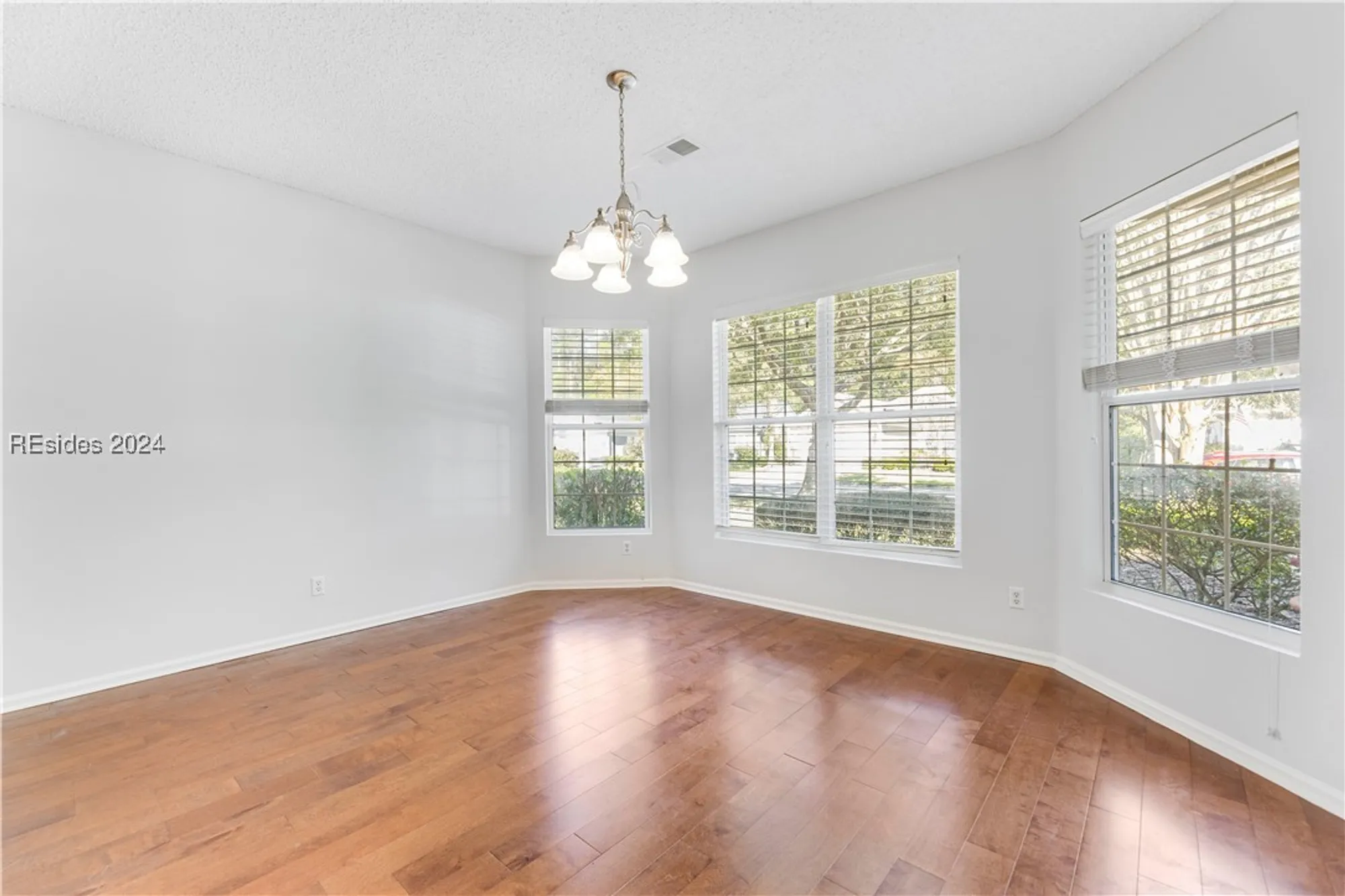 Property Slideshow image 13 of 36 | 184 hampton cir, Bluffton, SC, 29909