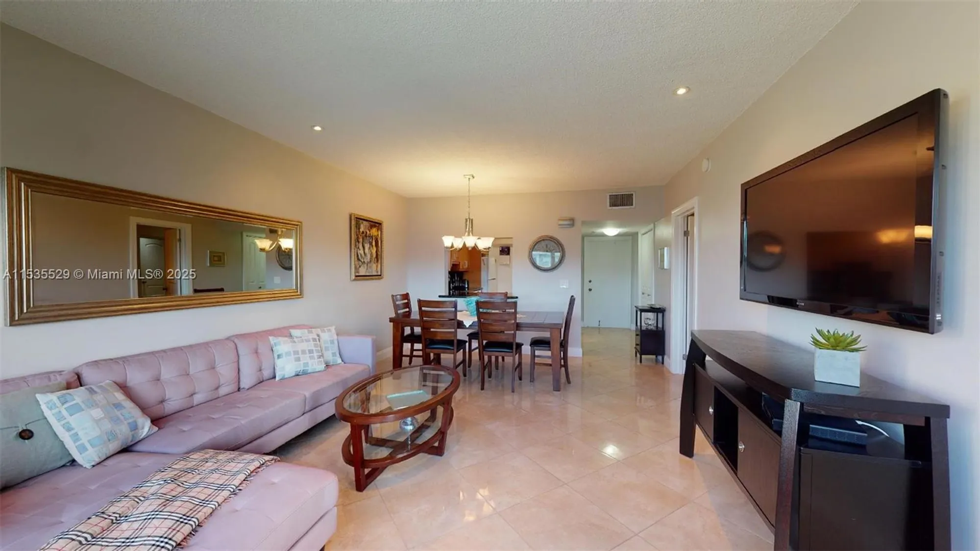 Property Slideshow image 16 of 36 | 329 se 3rd st 402p, Hallandale Beach, FL, 33009