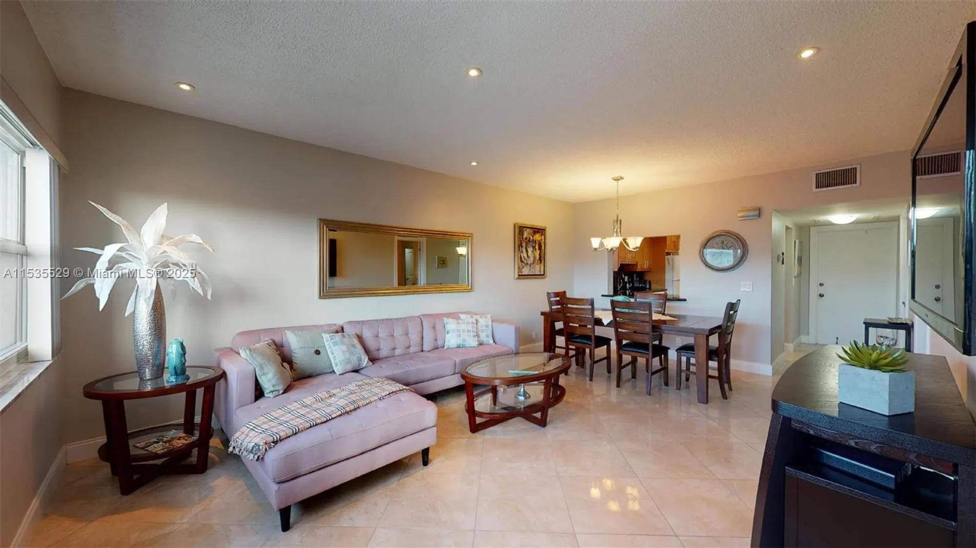 Property Slideshow image 17 of 36 | 329 se 3rd st 402p, Hallandale Beach, FL, 33009