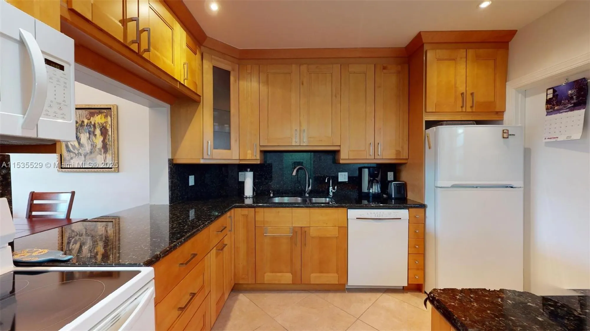 Property Slideshow image 1 of 36 | 329 se 3rd st 402p, Hallandale Beach, FL, 33009