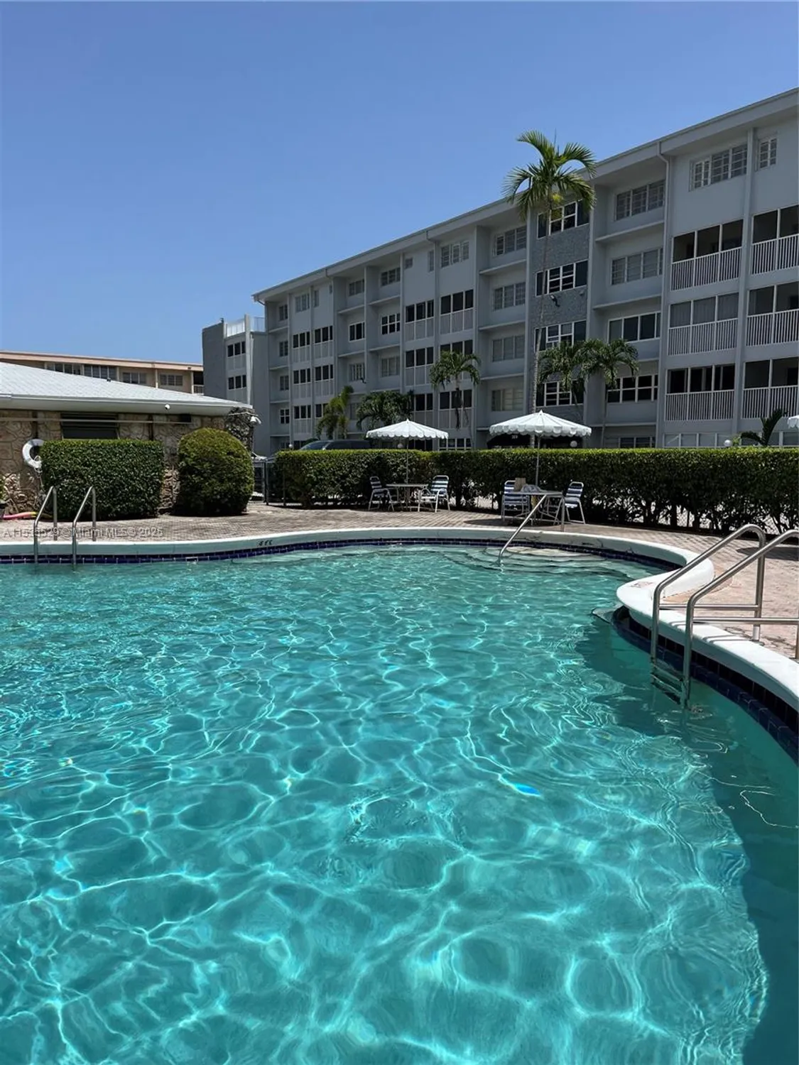 Property Slideshow image 28 of 36 | 329 se 3rd st 402p, Hallandale Beach, FL, 33009
