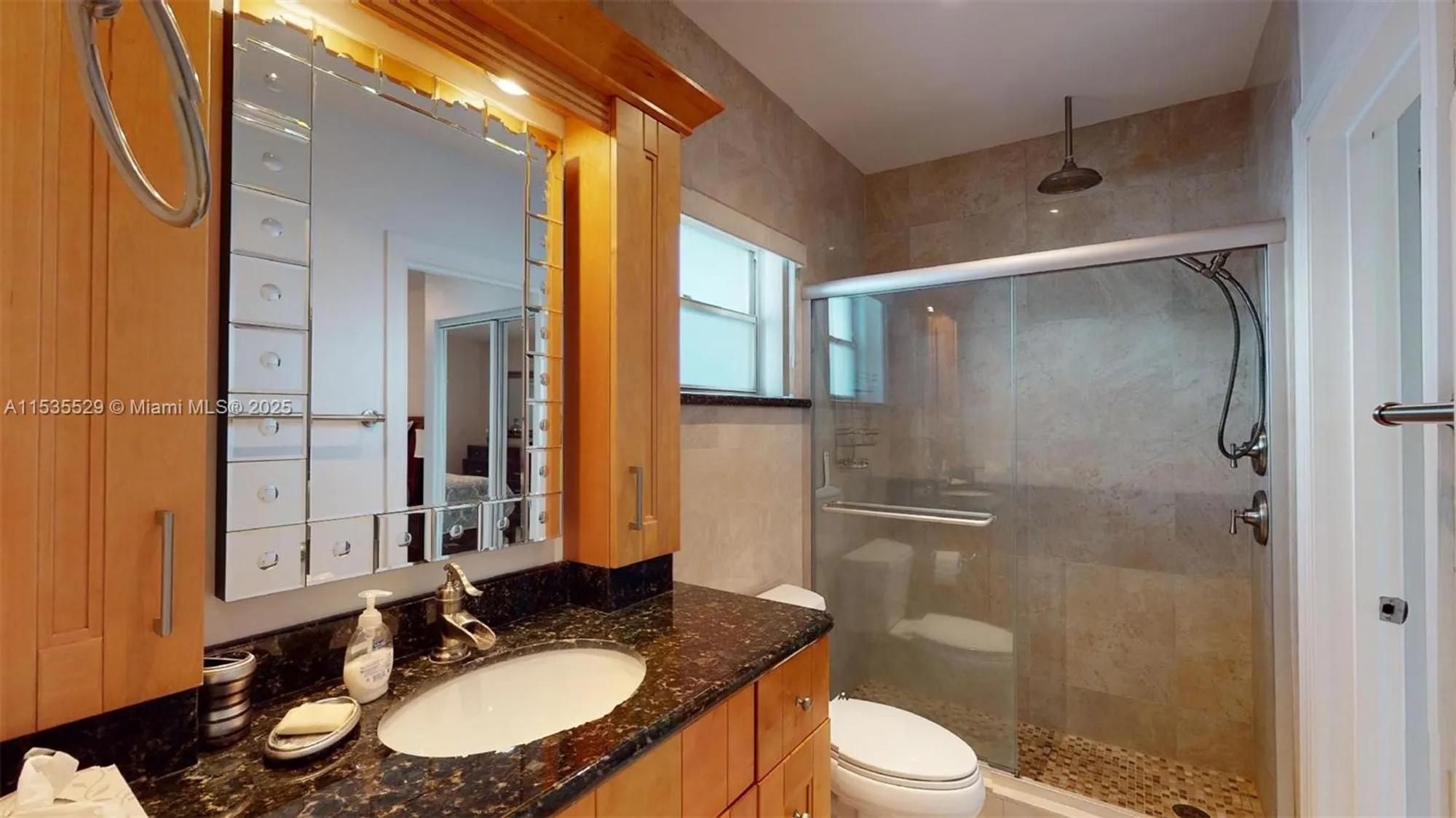 Property Slideshow image 8 of 36 | 329 se 3rd st 402p, Hallandale Beach, FL, 33009