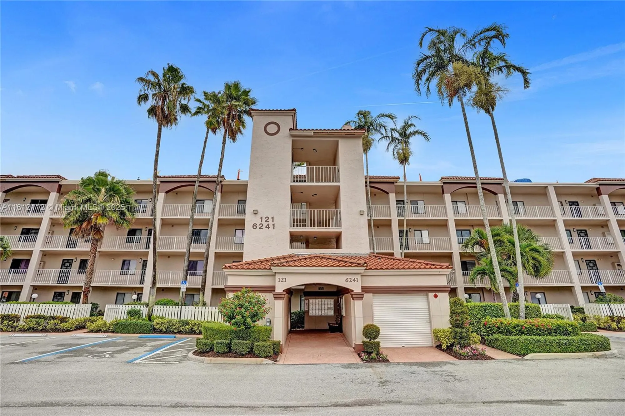 Property Slideshow image 1 of 38 | 6241 pointe regal cir 103, Delray Beach, FL, 33484