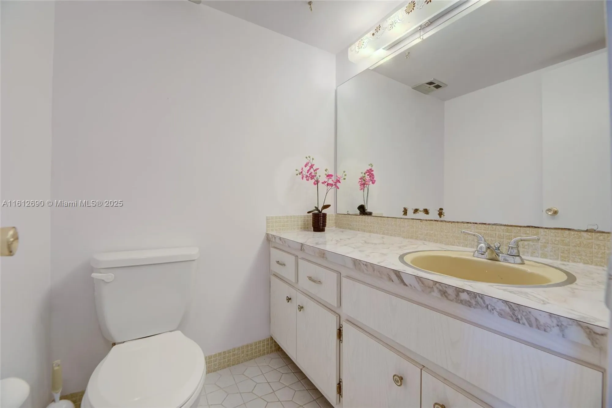 Property Slideshow image 16 of 30 | 2271 nw 47th ter 202, Lauderhill, FL, 33313