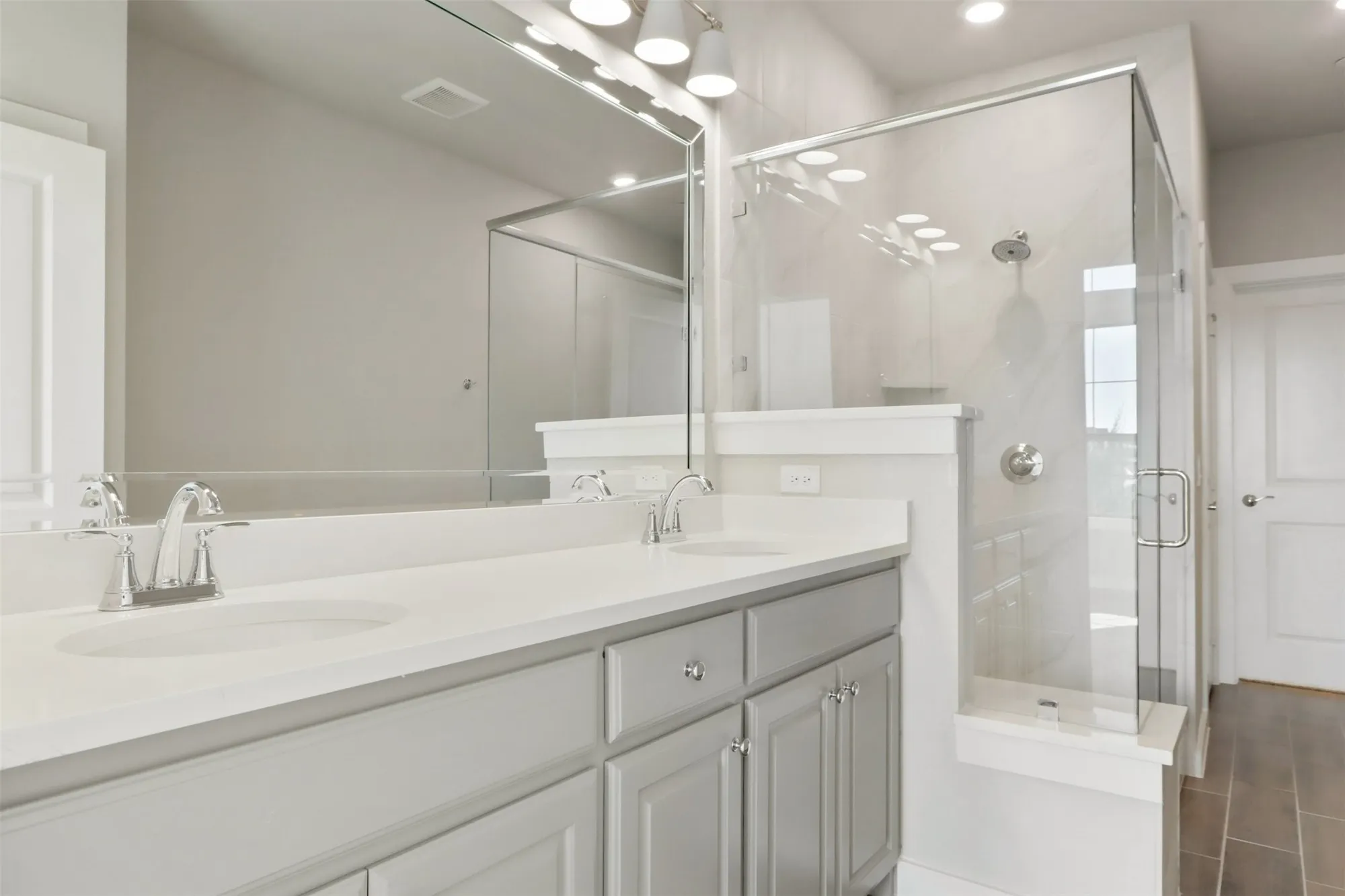 Property Slideshow image 19 of 27 | 2619 st helena ln, Grand Prairie, TX, 75054