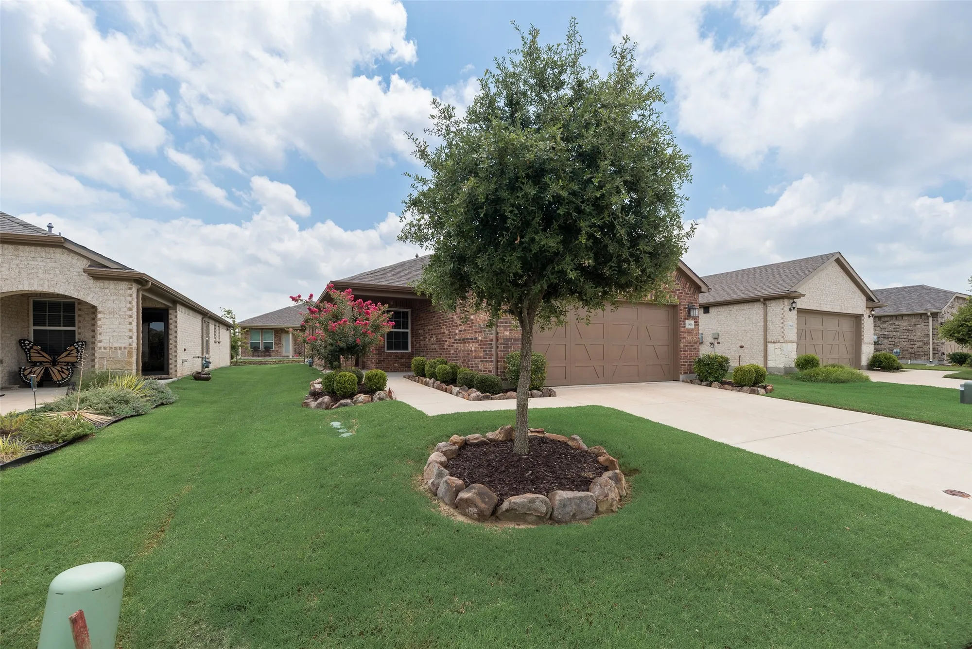 Property Slideshow image 2 of 32 | 816 hidden eddy dr, Mckinney, TX, 75071