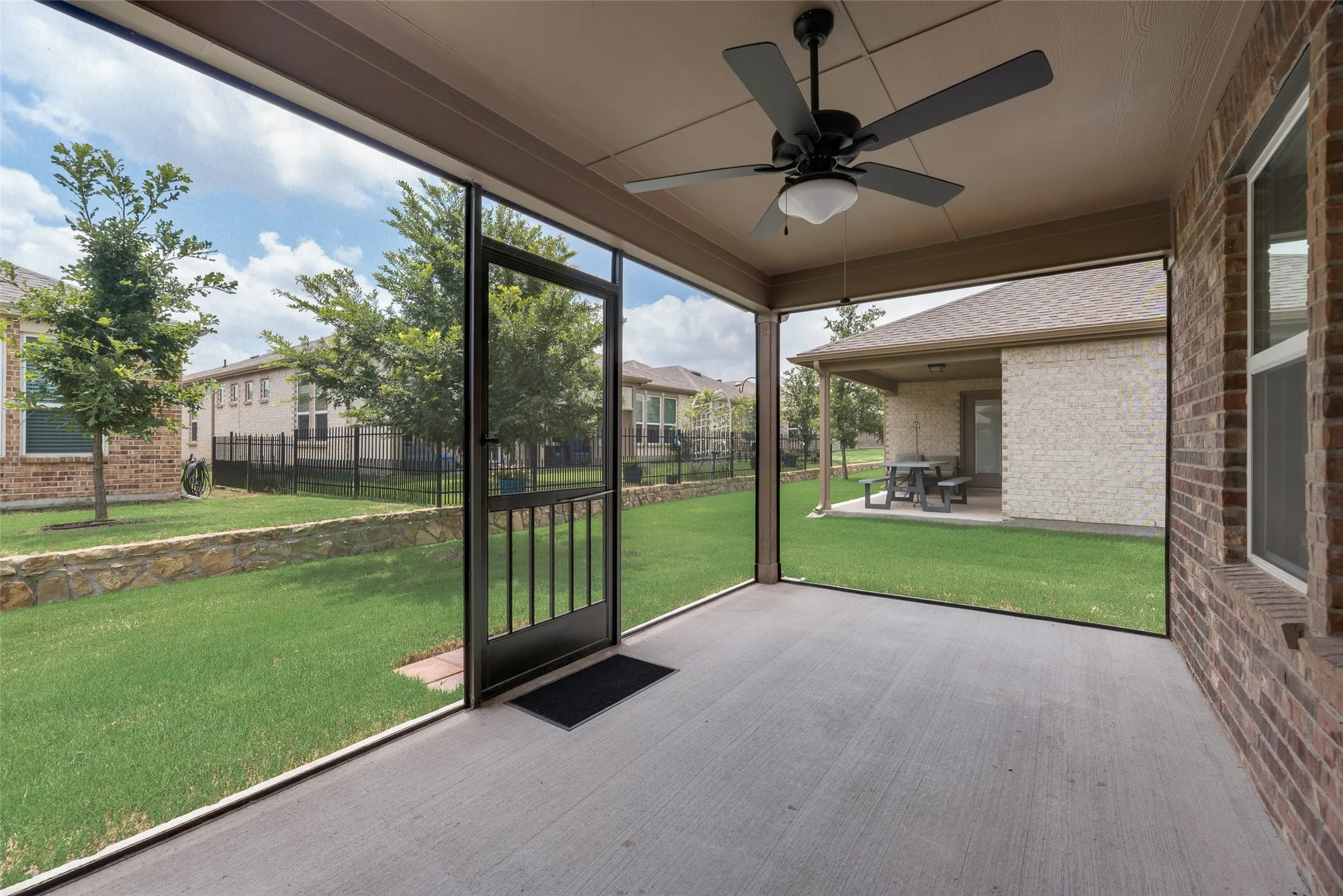Property Slideshow image 4 of 32 | 816 hidden eddy dr, Mckinney, TX, 75071