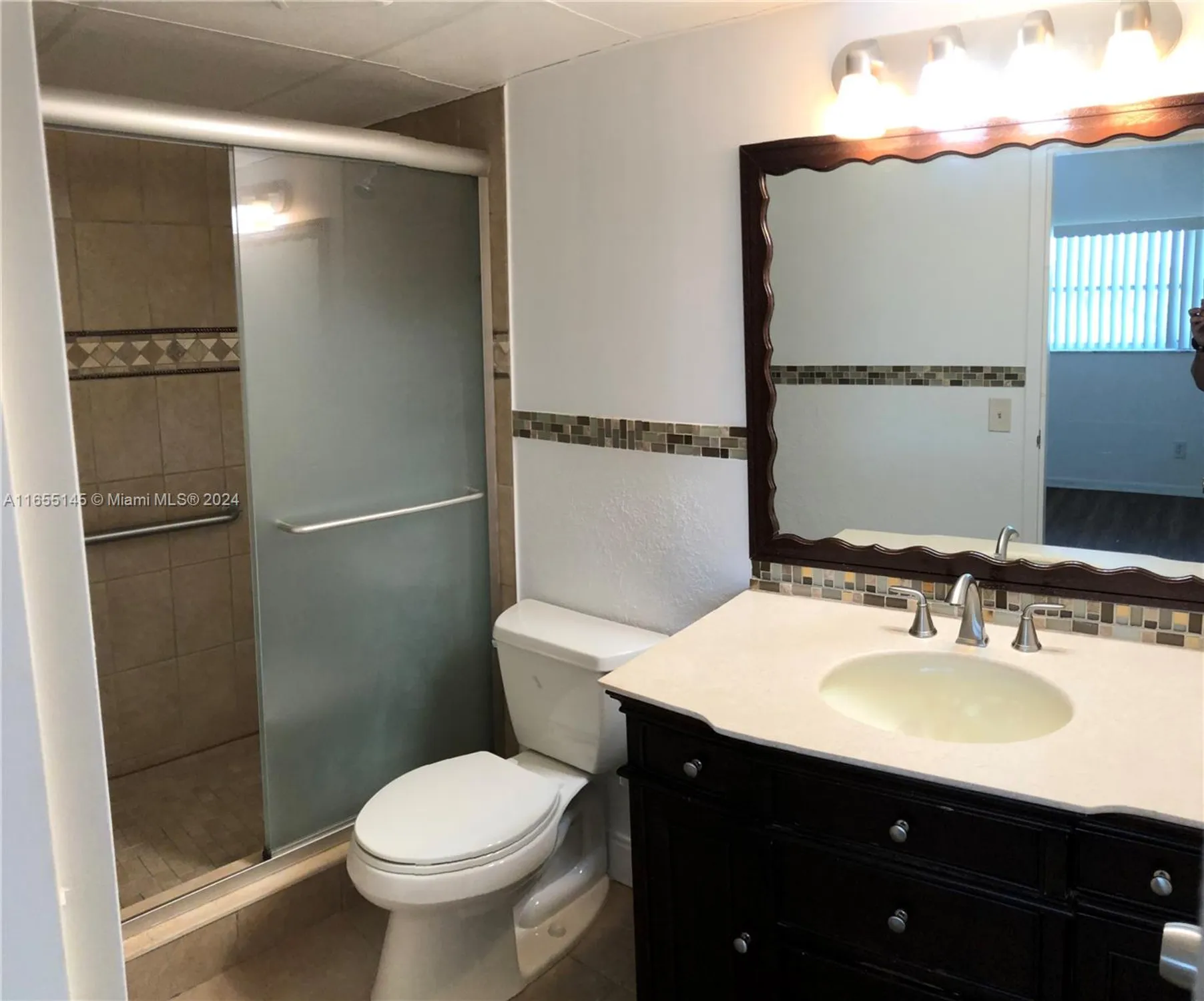 Property Slideshow image 3 of 4 | 1000 country club dr apt 404, Margate, FL, 33063