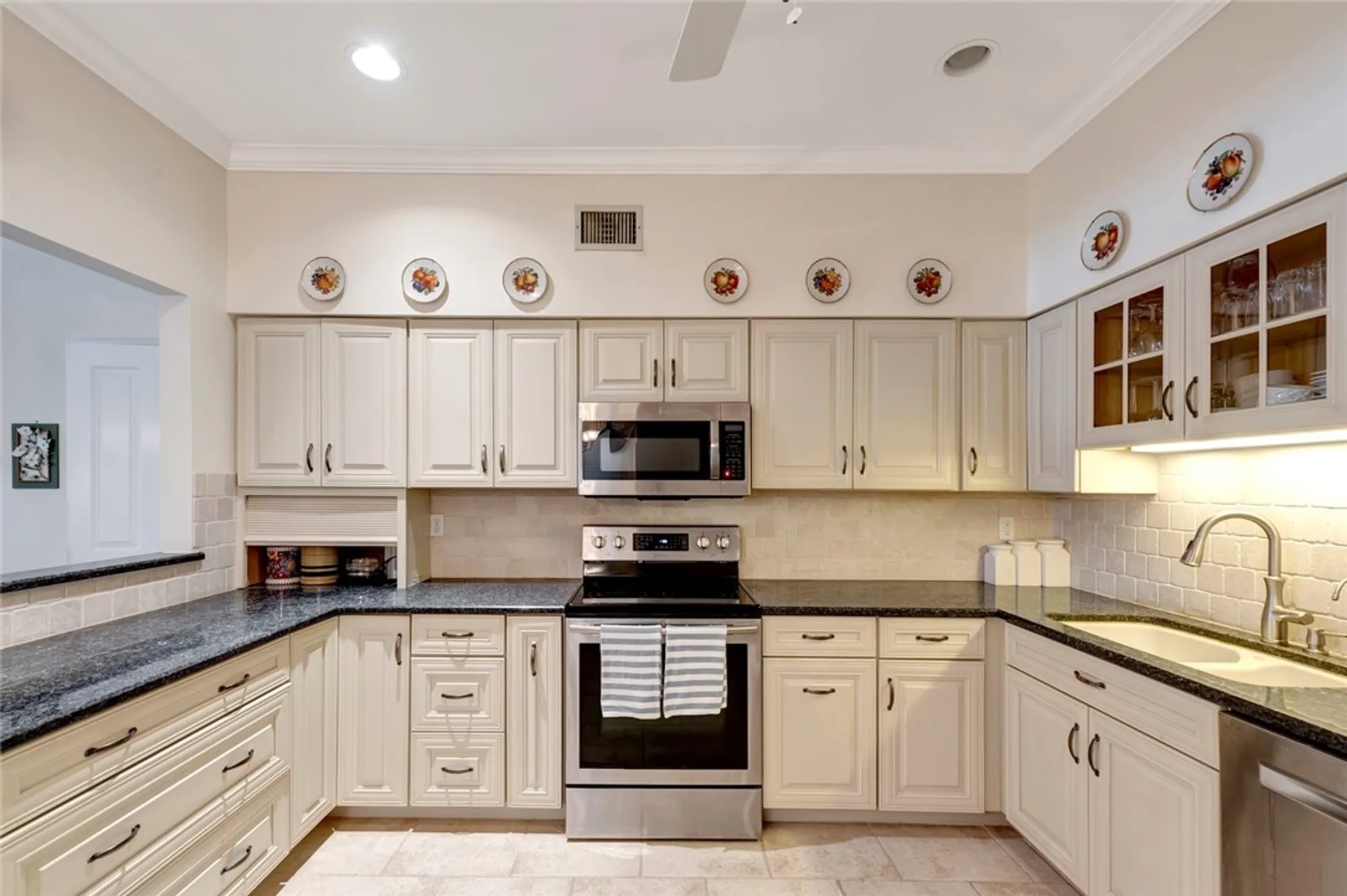 Property Slideshow image 21 of 36 | 5065 harmony cir 105, Vero Beach, FL, 32967